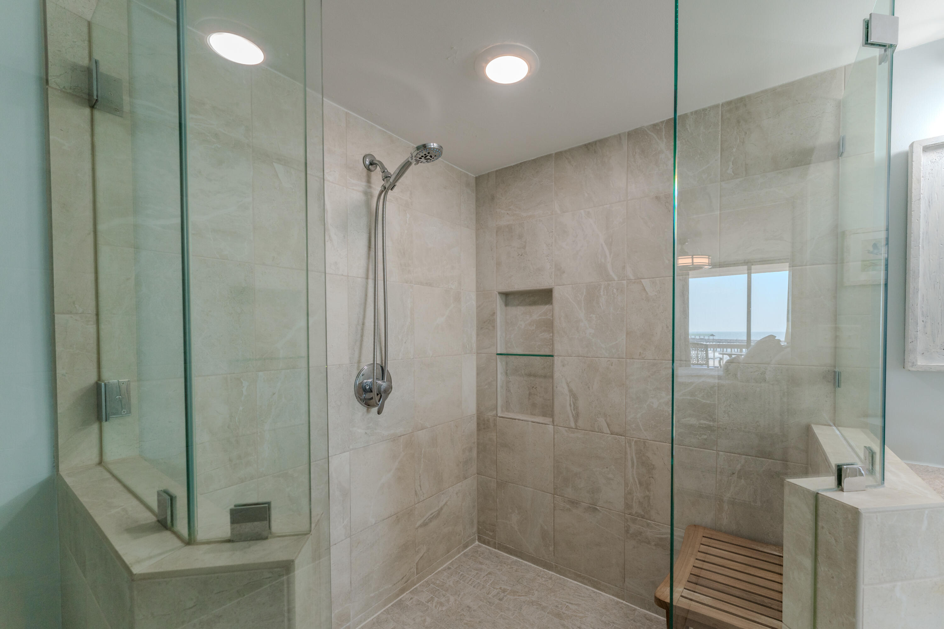 201 W Arctic Avenue Apt 302