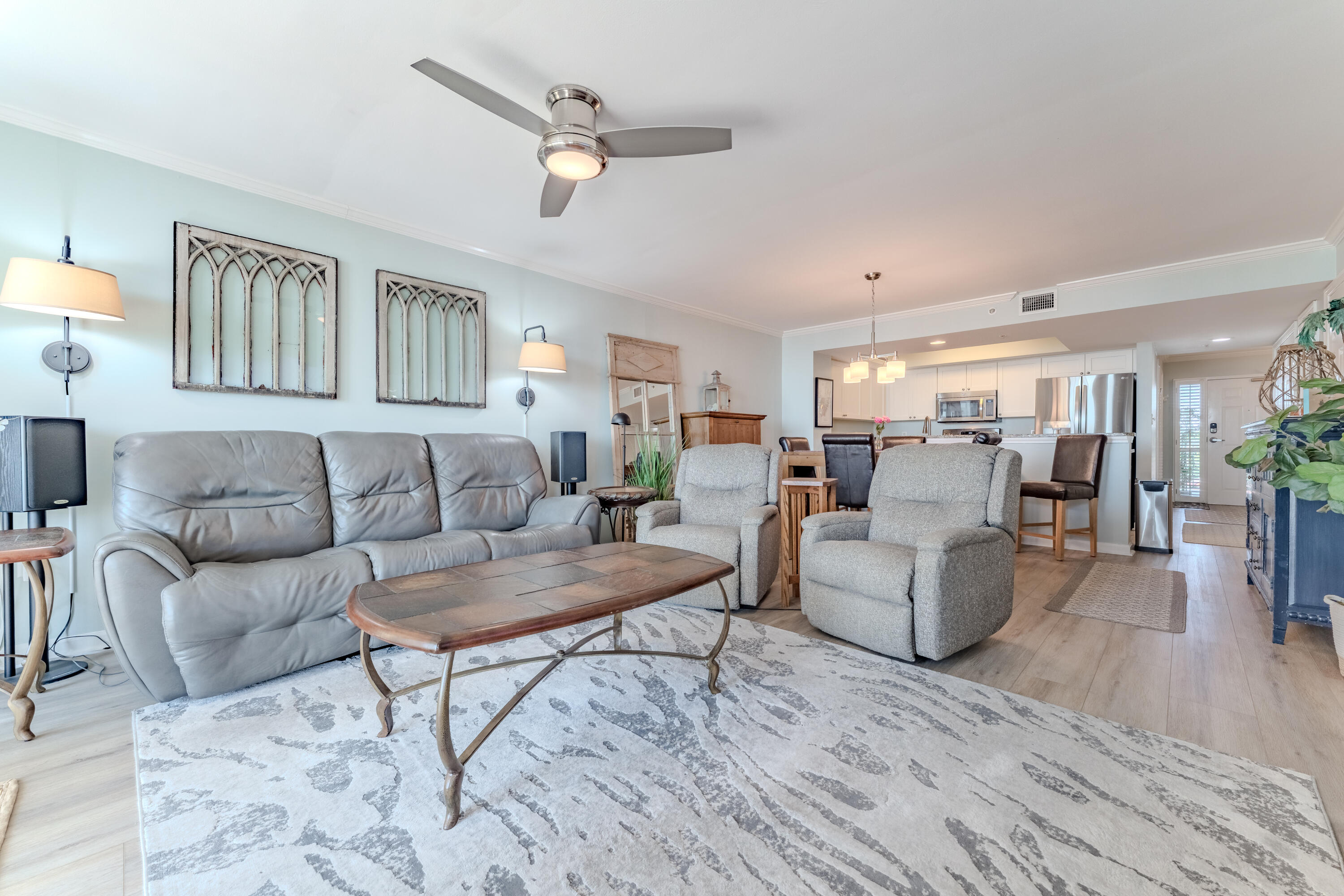 201 W Arctic Avenue Apt 302
