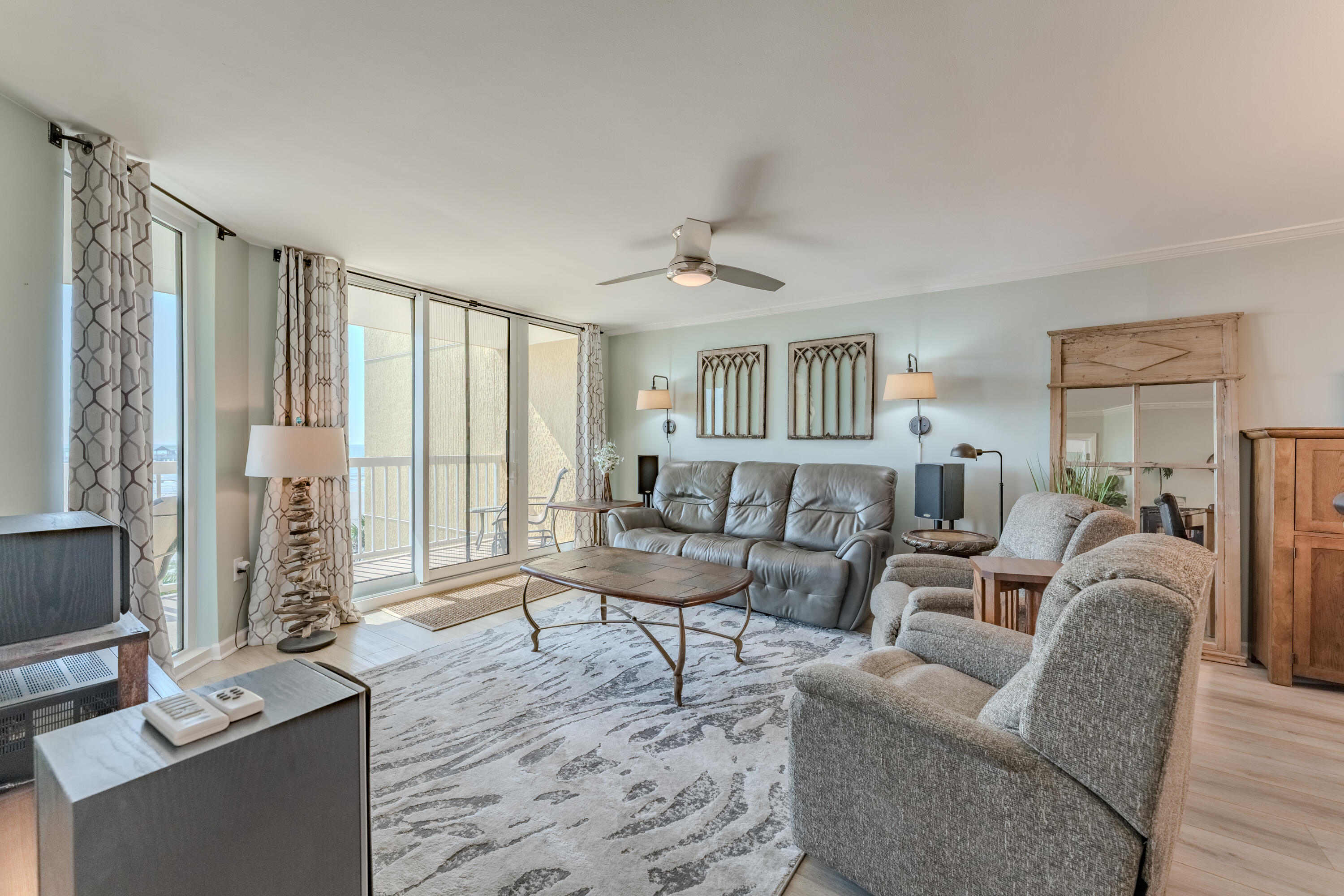201 W Arctic Avenue Apt 302