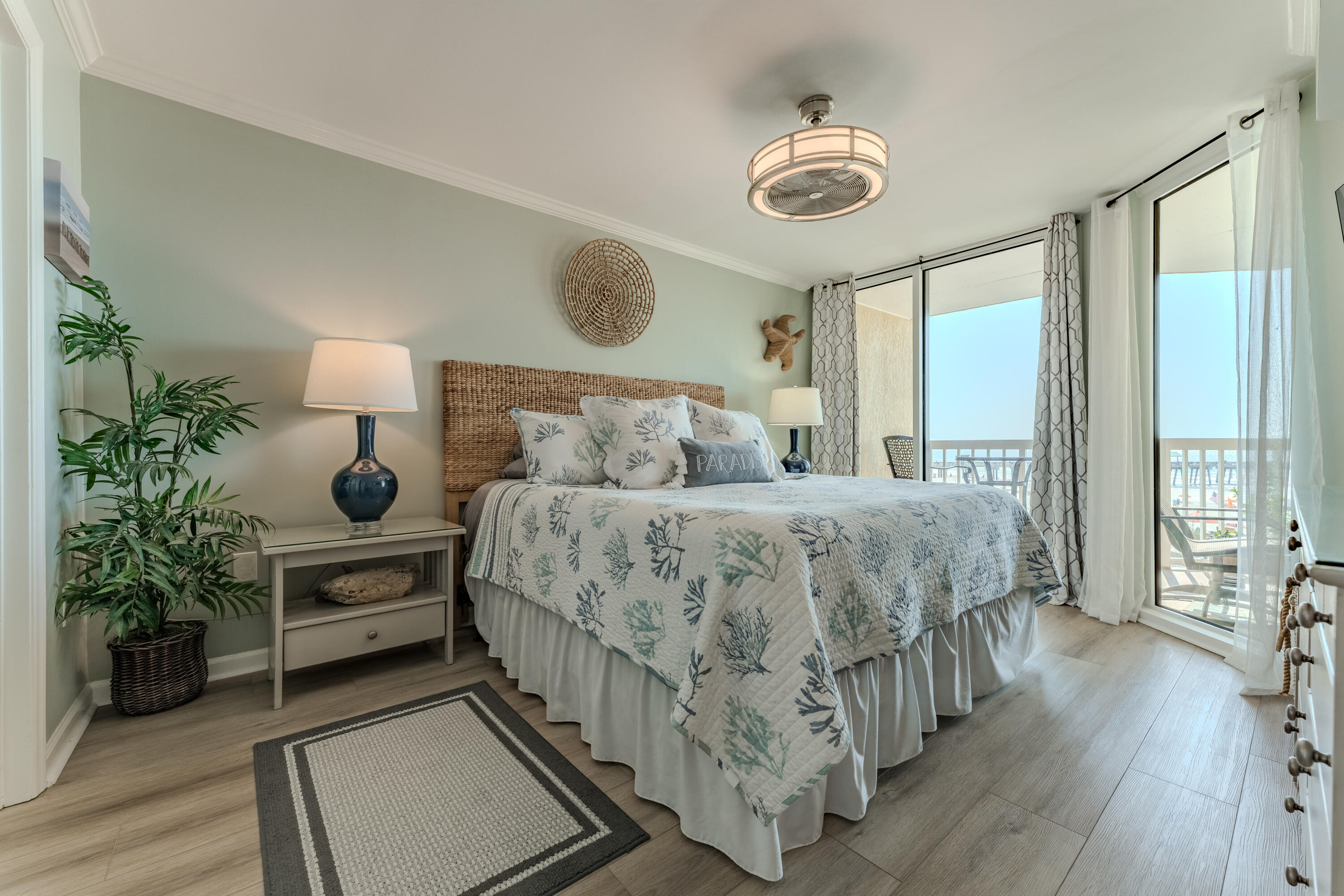 201 W Arctic Avenue Apt 302