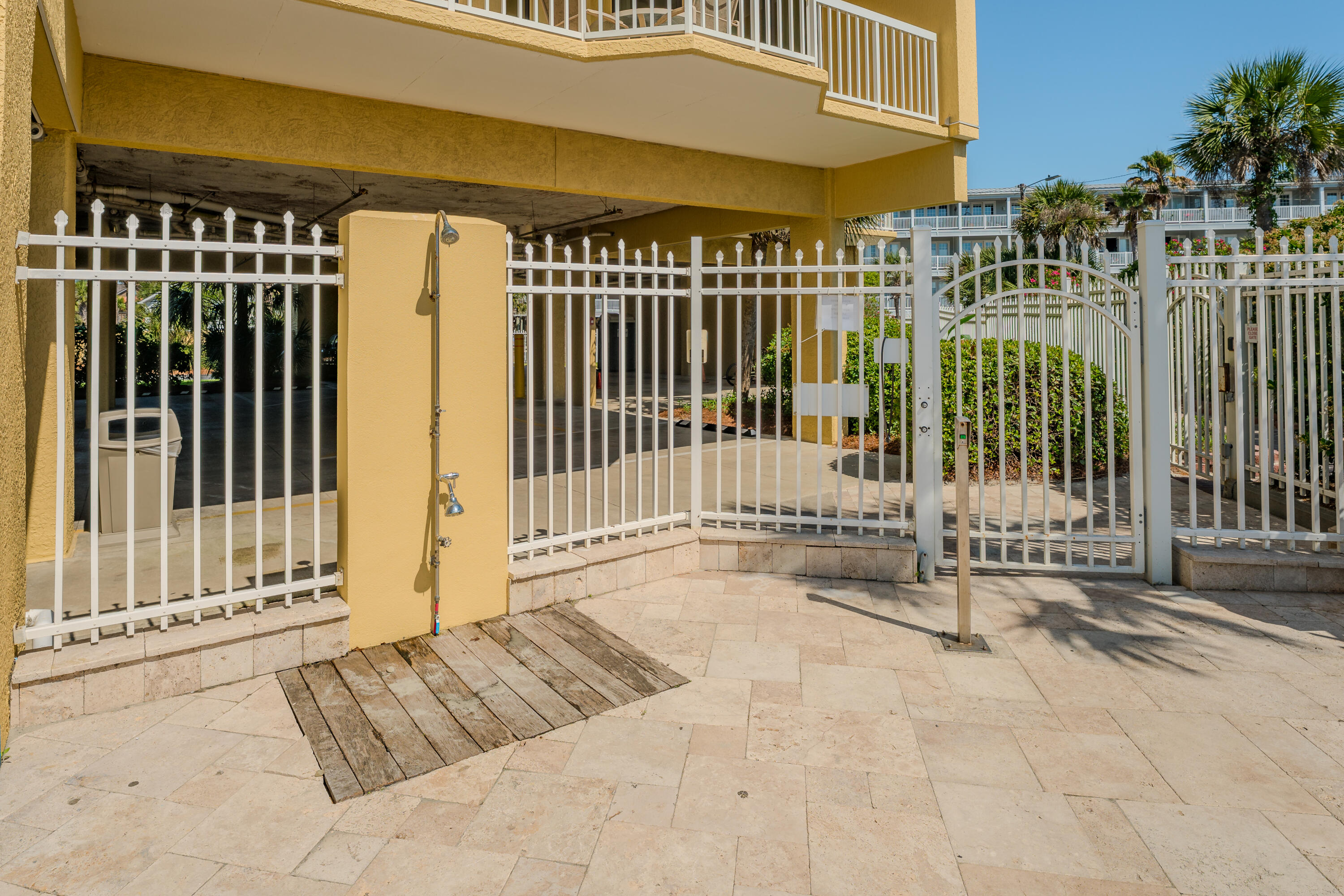 201 W Arctic Avenue Apt 302