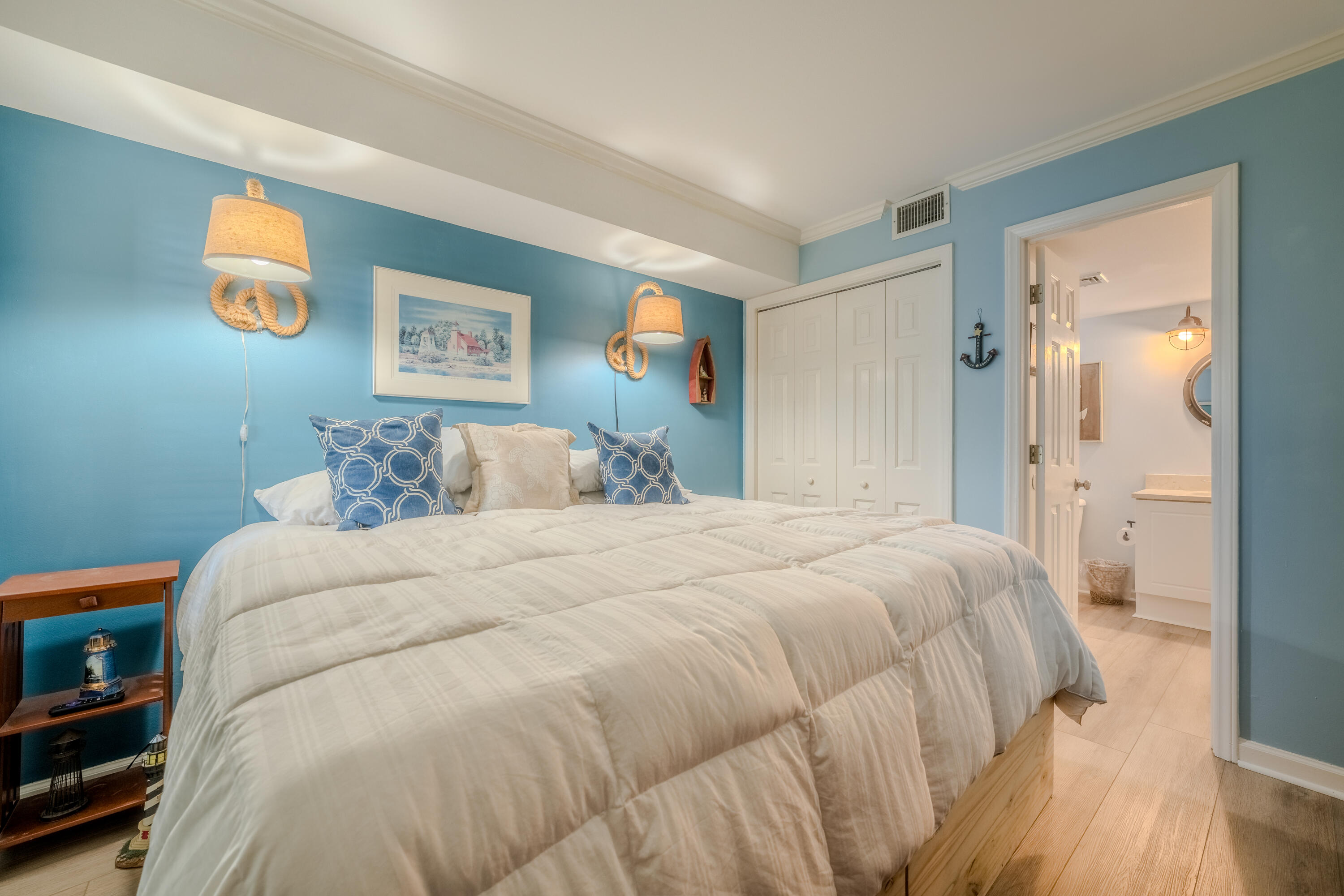 201 W Arctic Avenue Apt 302