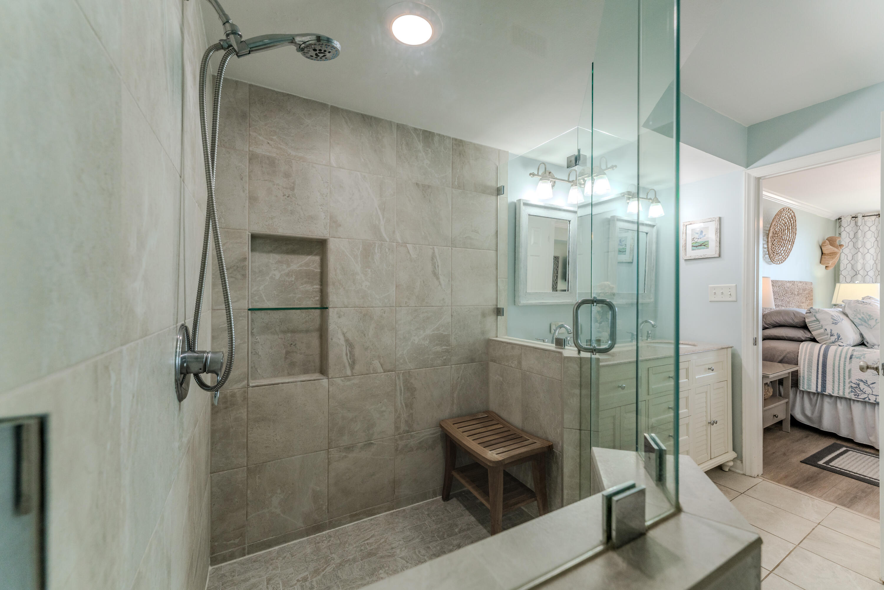 201 W Arctic Avenue Apt 302
