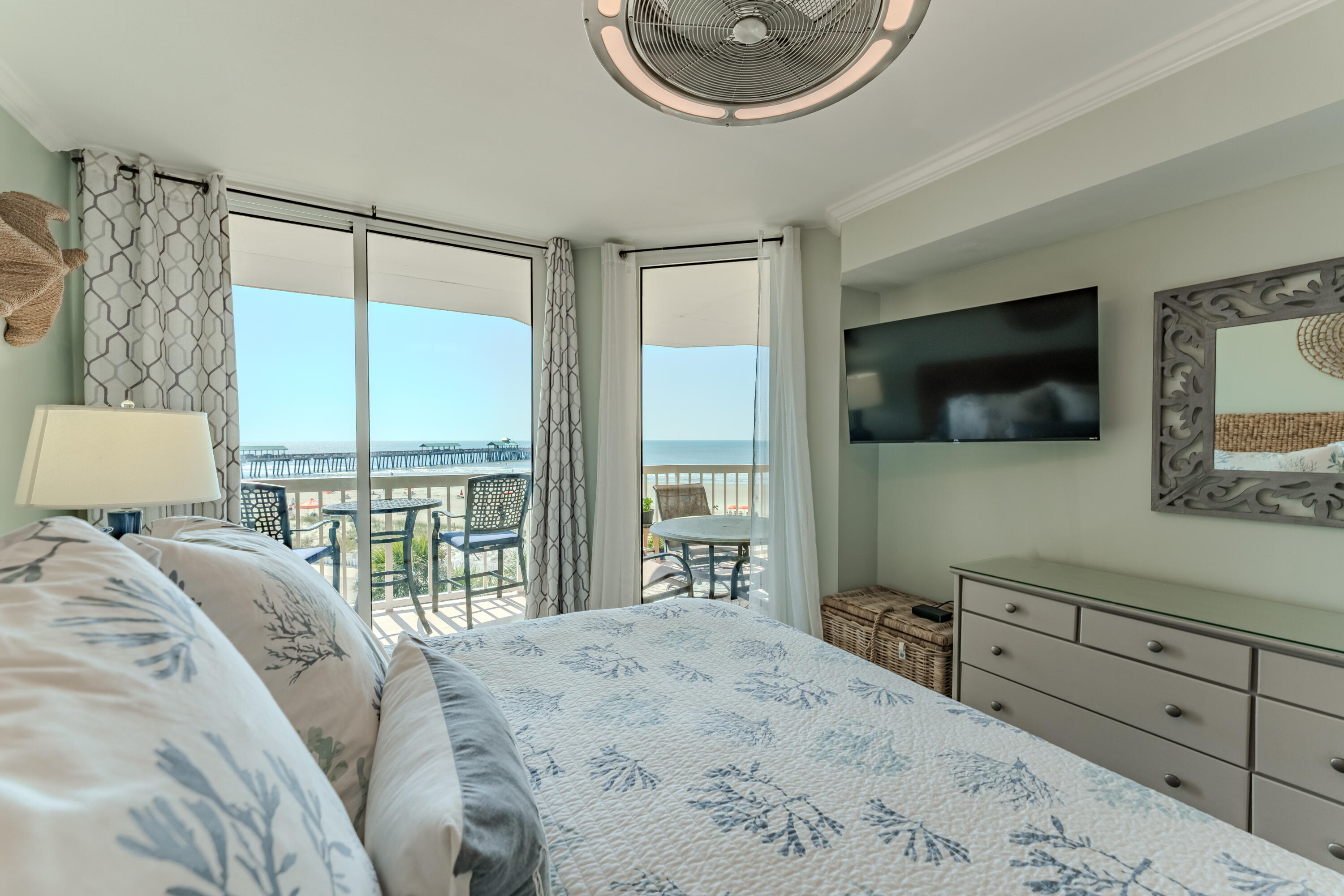 201 W Arctic Avenue Apt 302