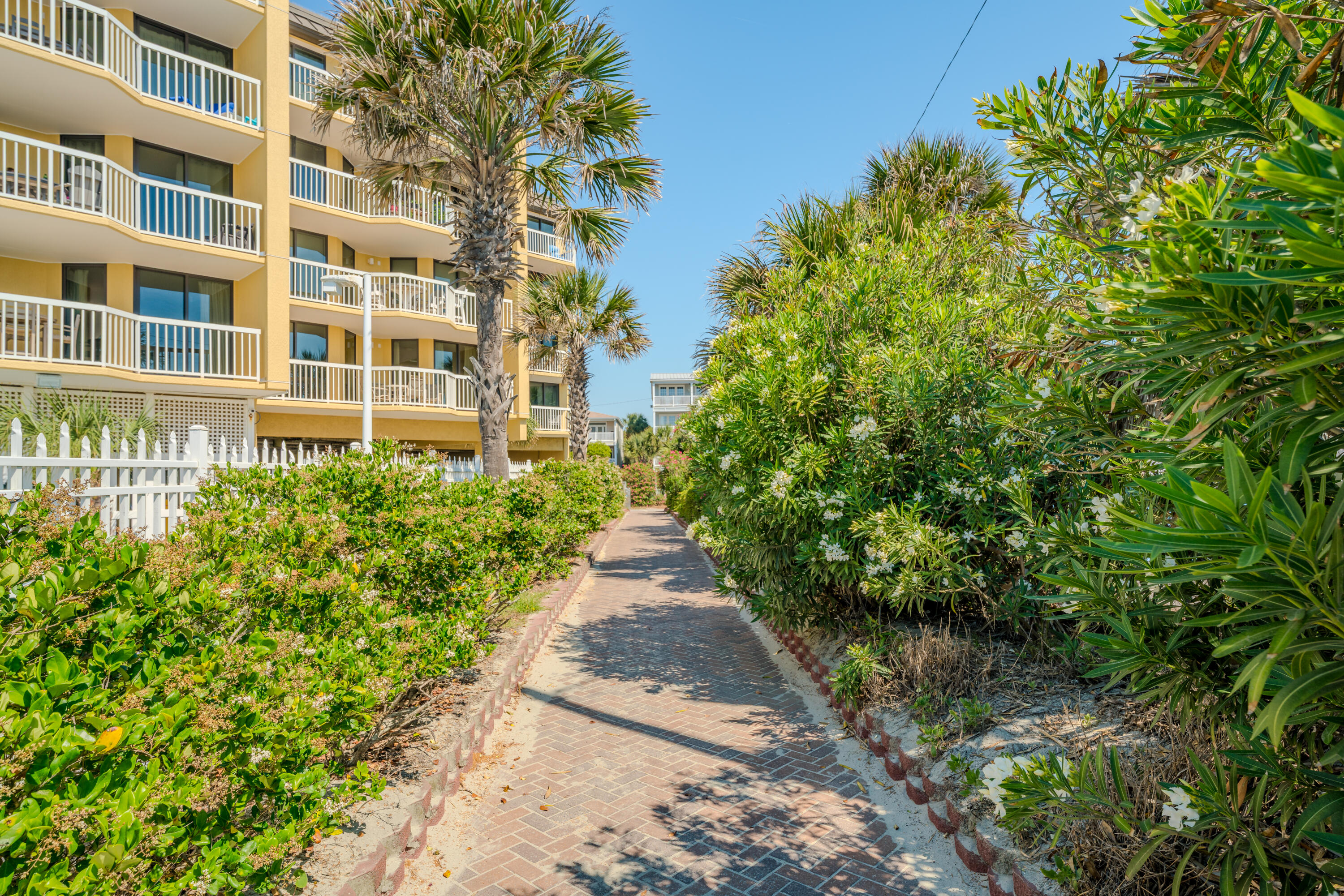 201 W Arctic Avenue Apt 302