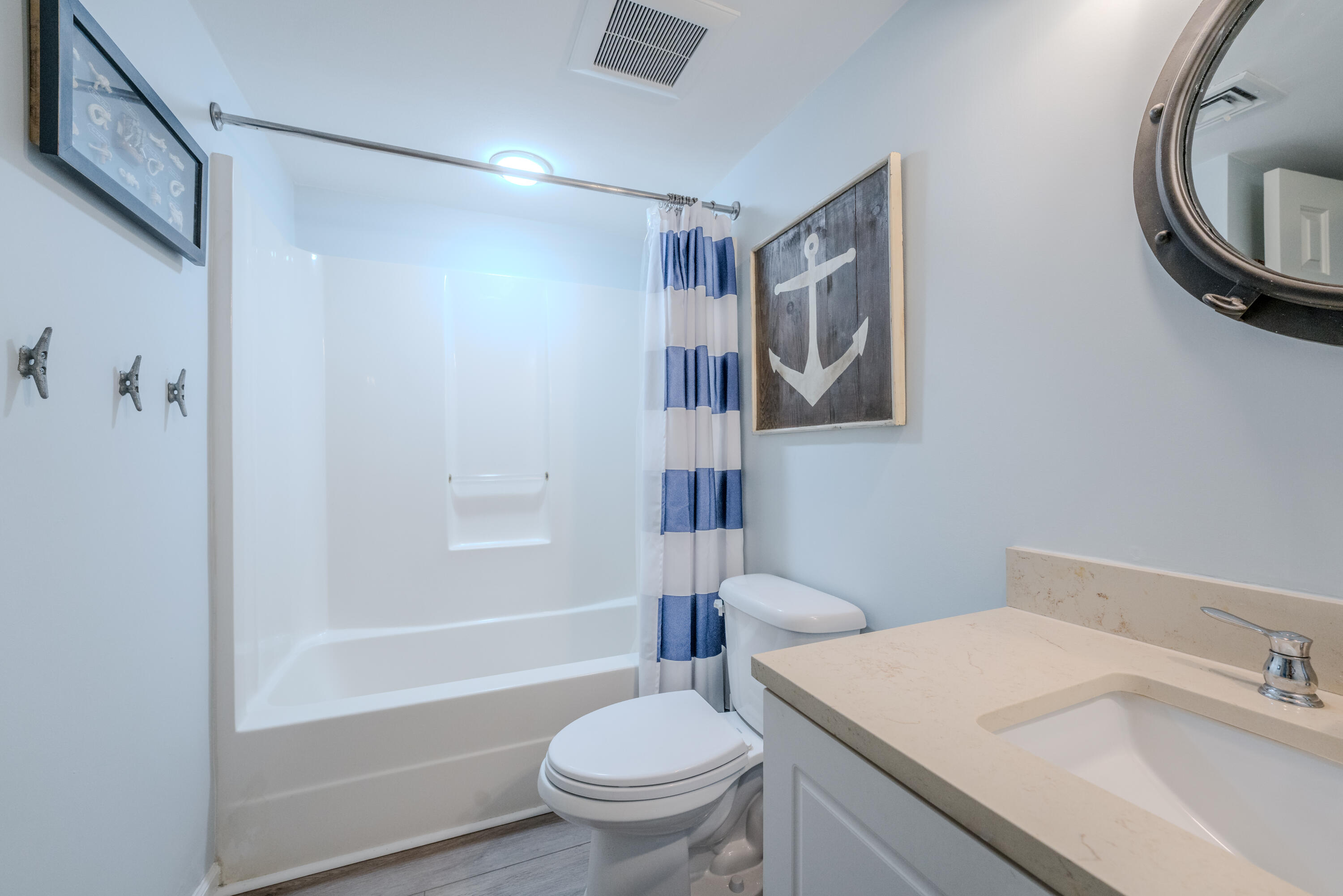 201 W Arctic Avenue Apt 302