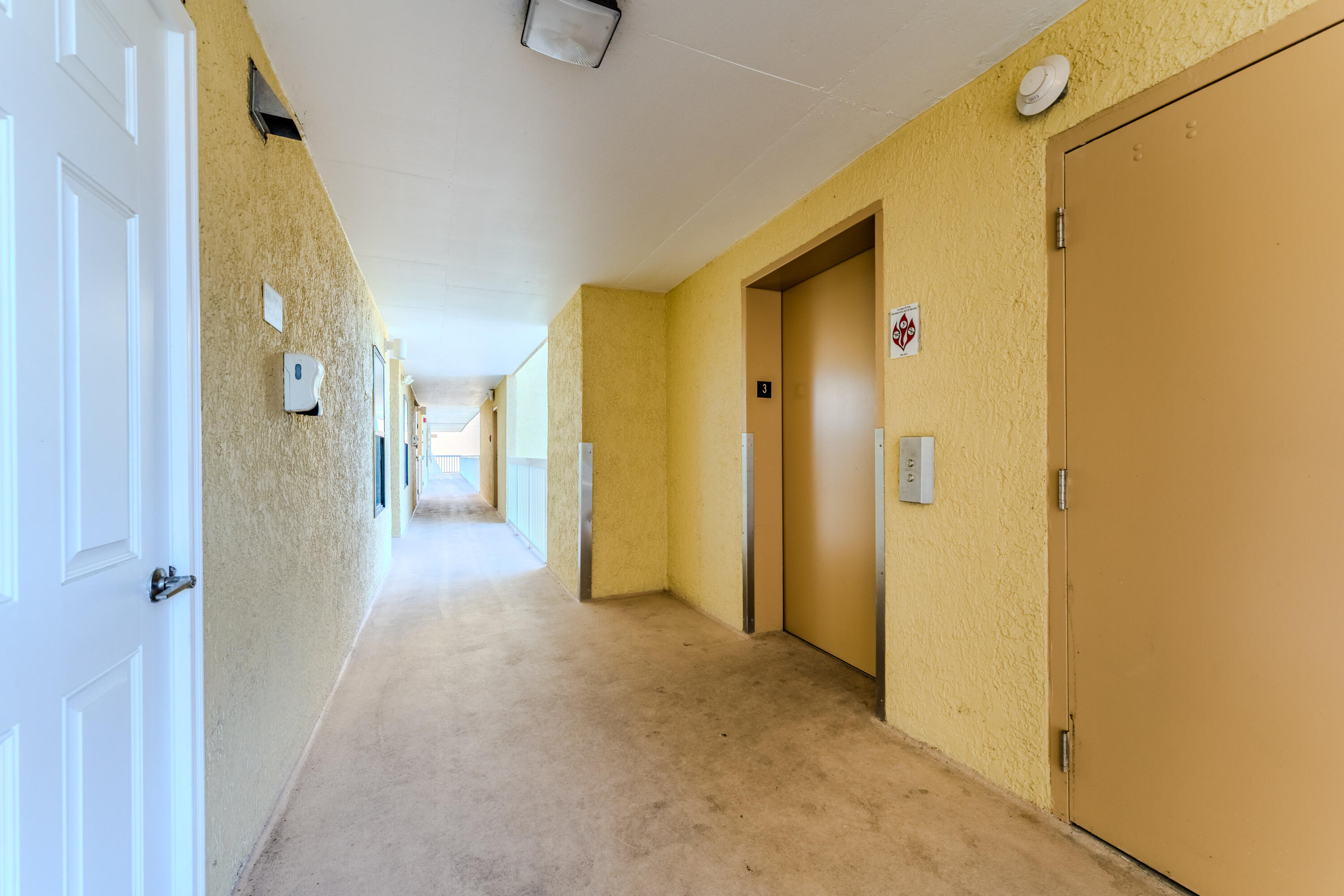 201 W Arctic Avenue Apt 302