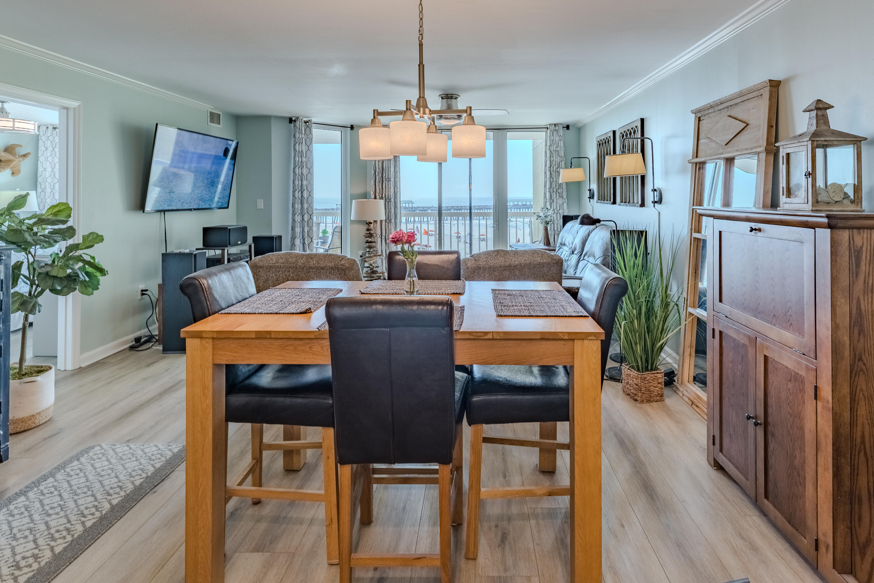 201 W Arctic Avenue Apt 302