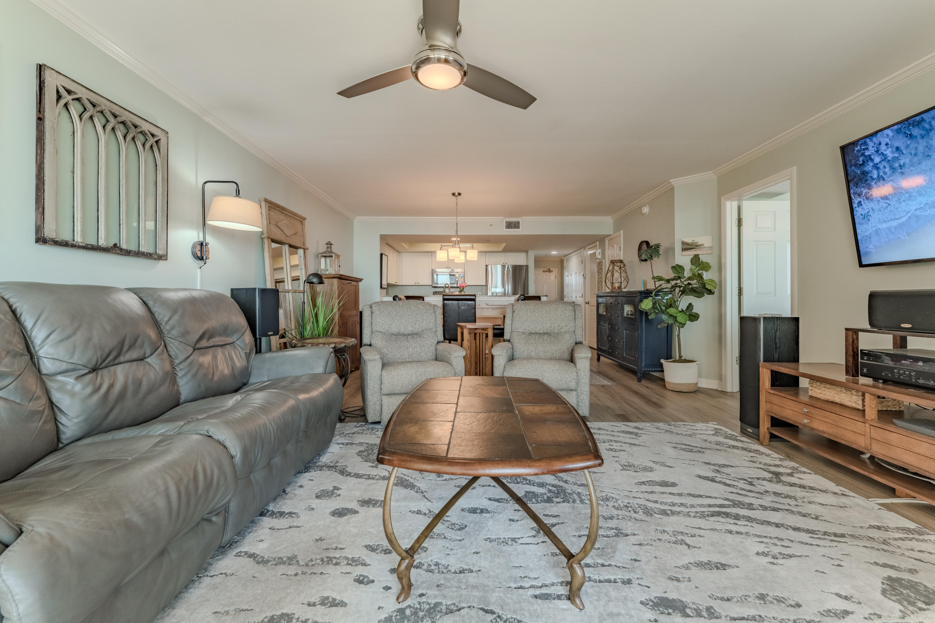 201 W Arctic Avenue Apt 302