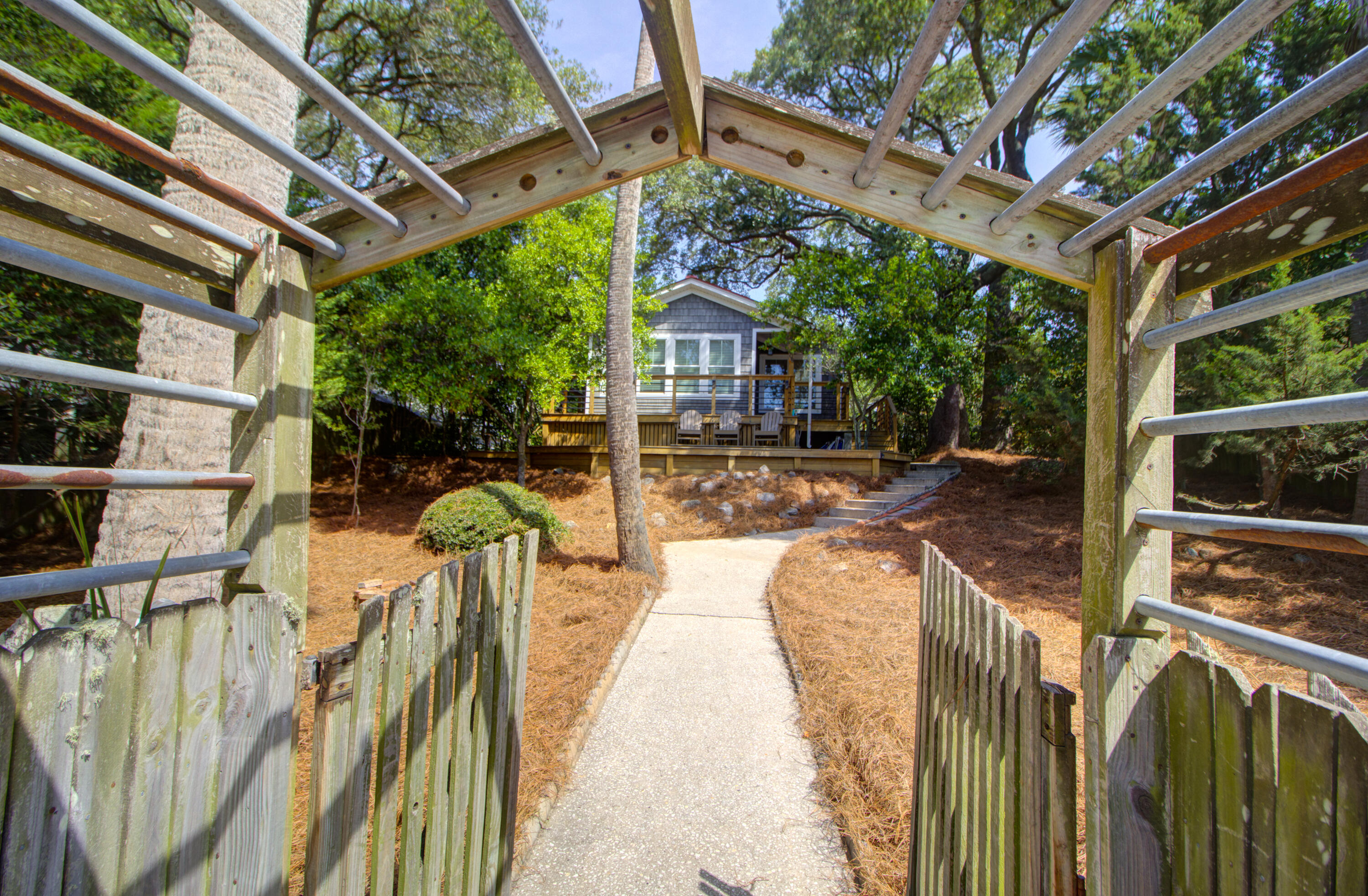 208 E Cooper E Avenue