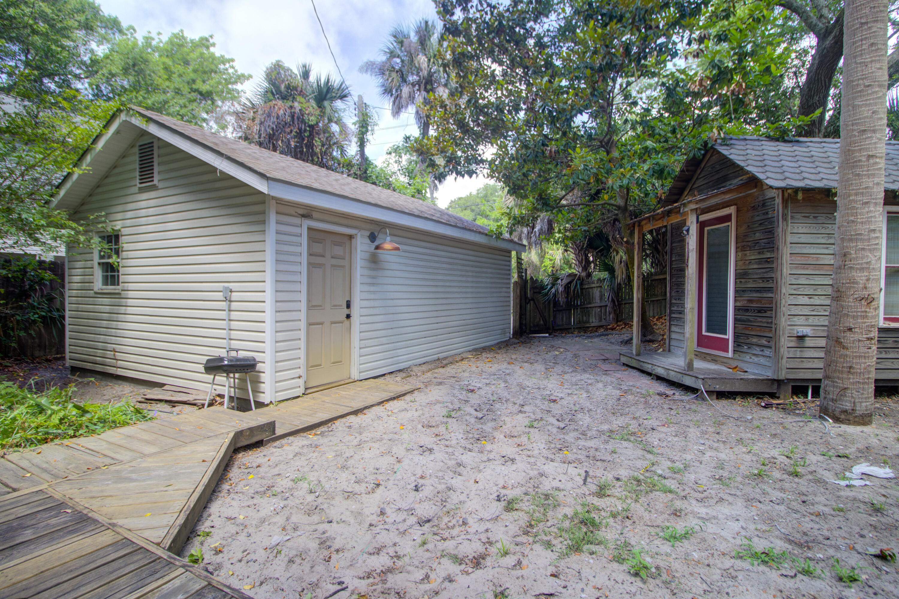 208 E Cooper E Avenue