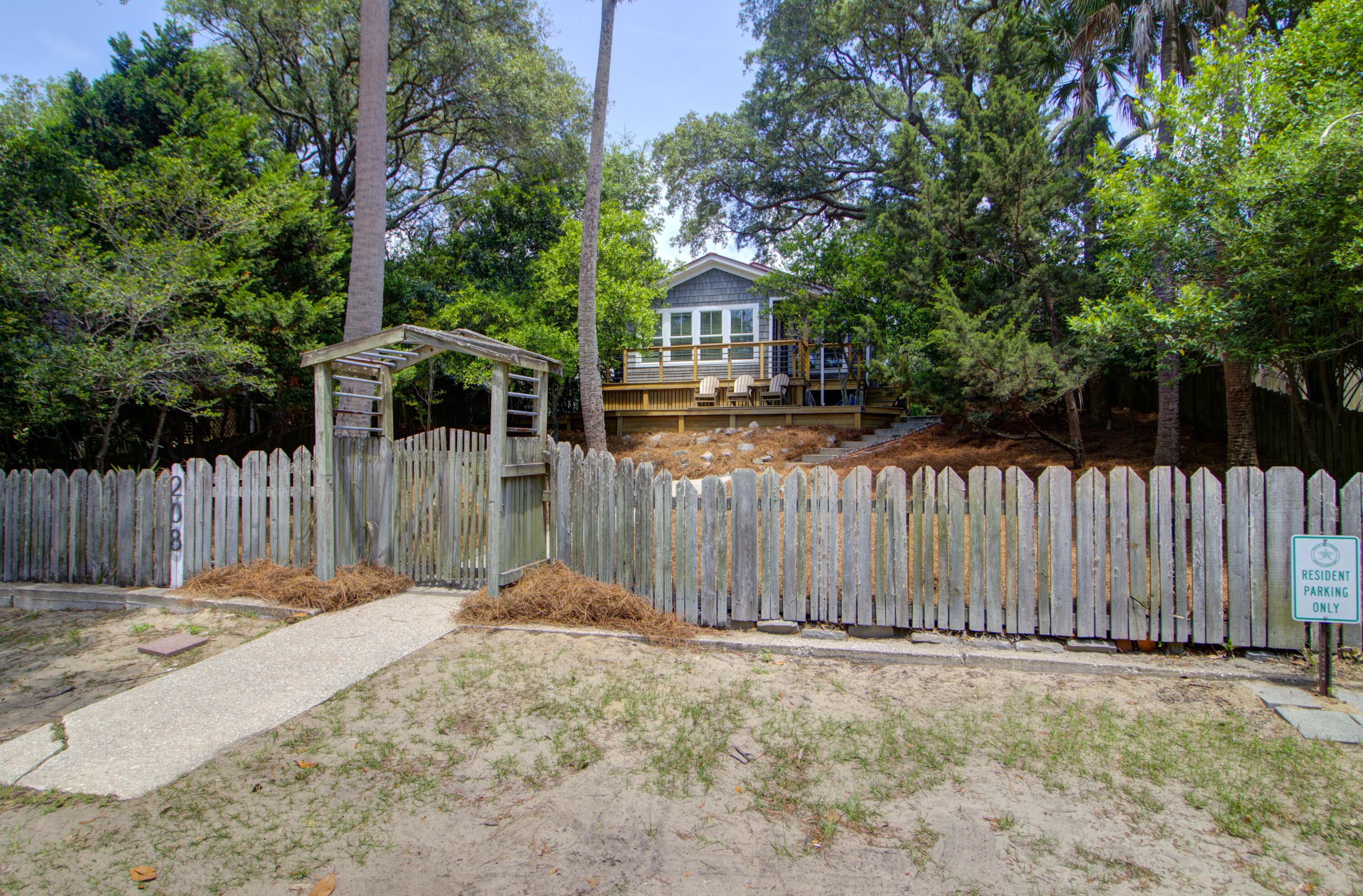 208 E Cooper E Avenue
