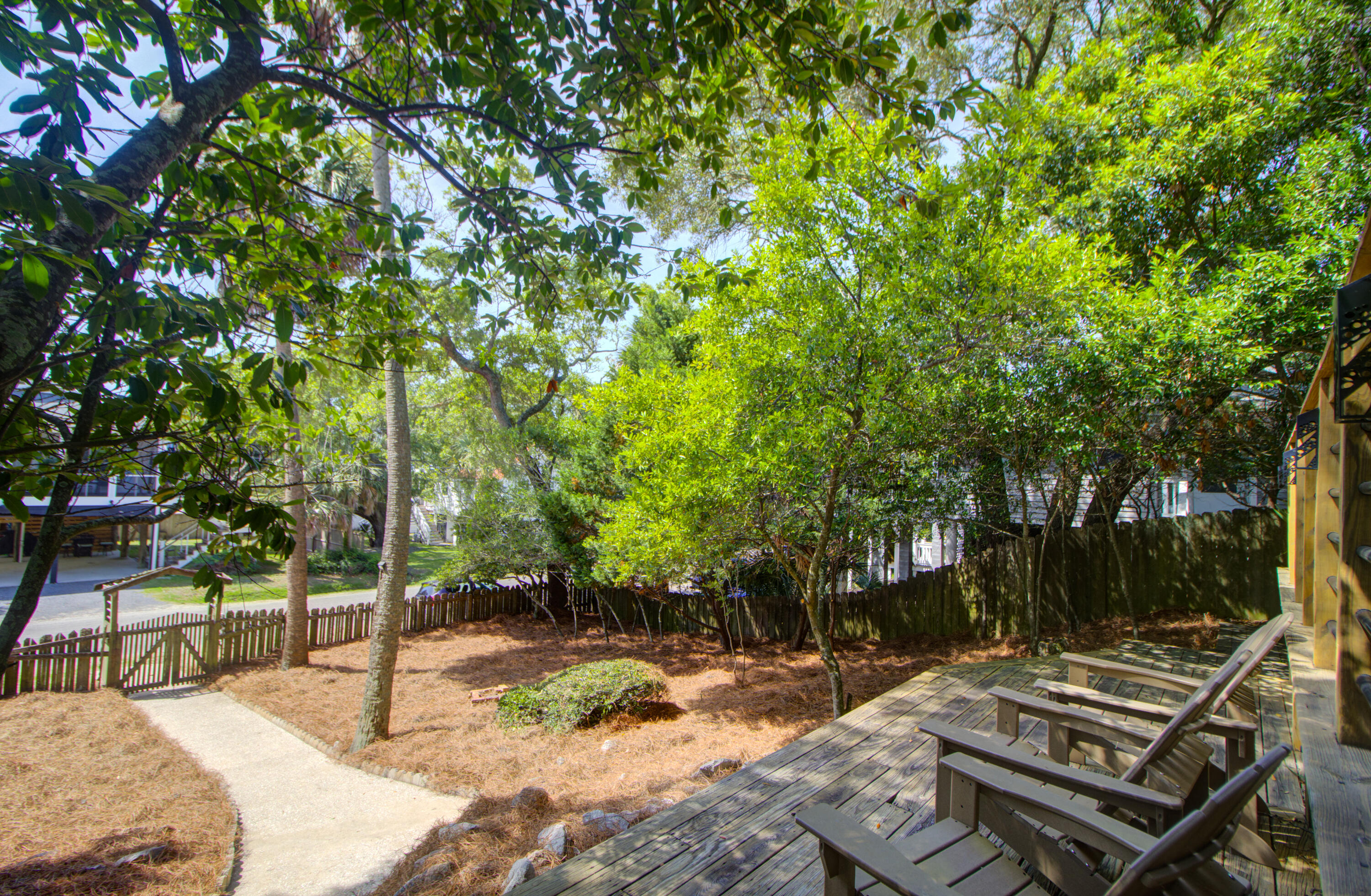 208 E Cooper E Avenue