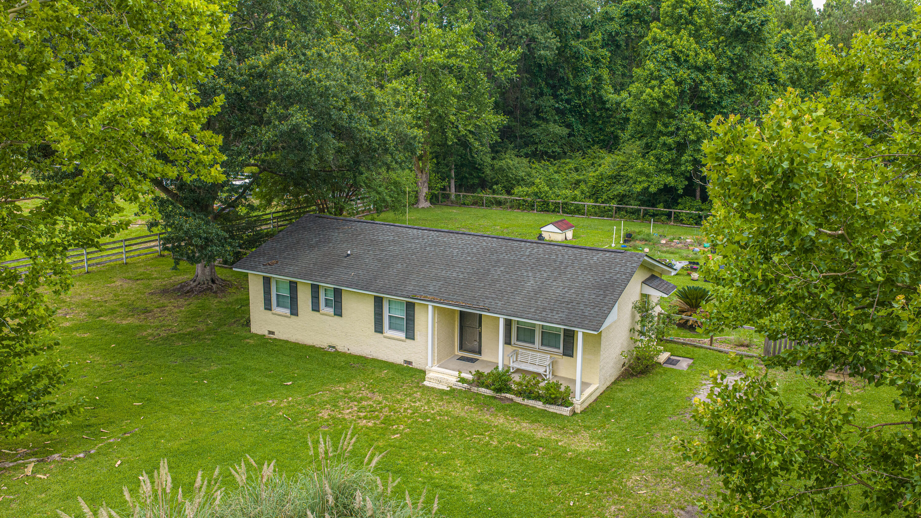 7372 Commodore Road