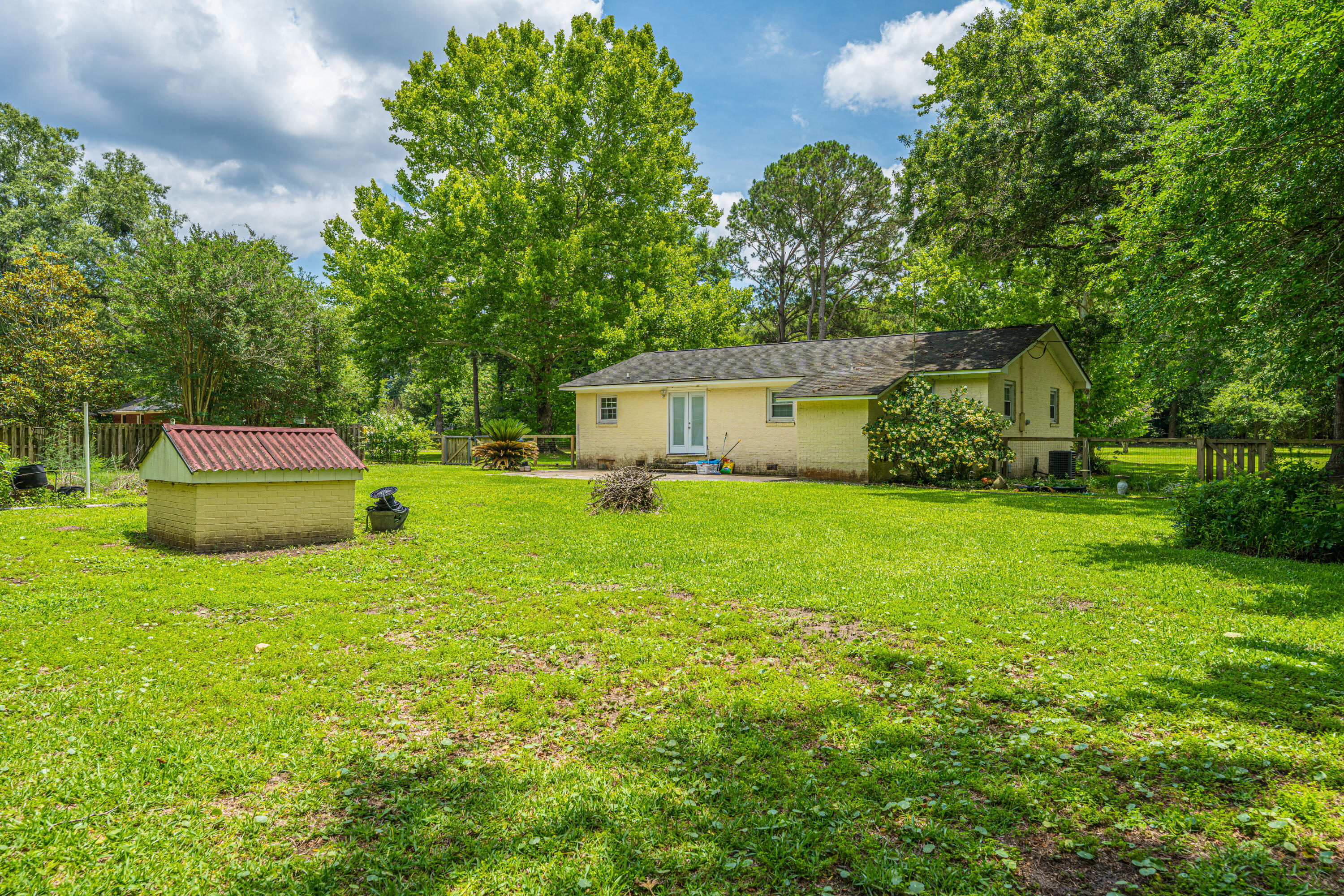 7372 Commodore Road