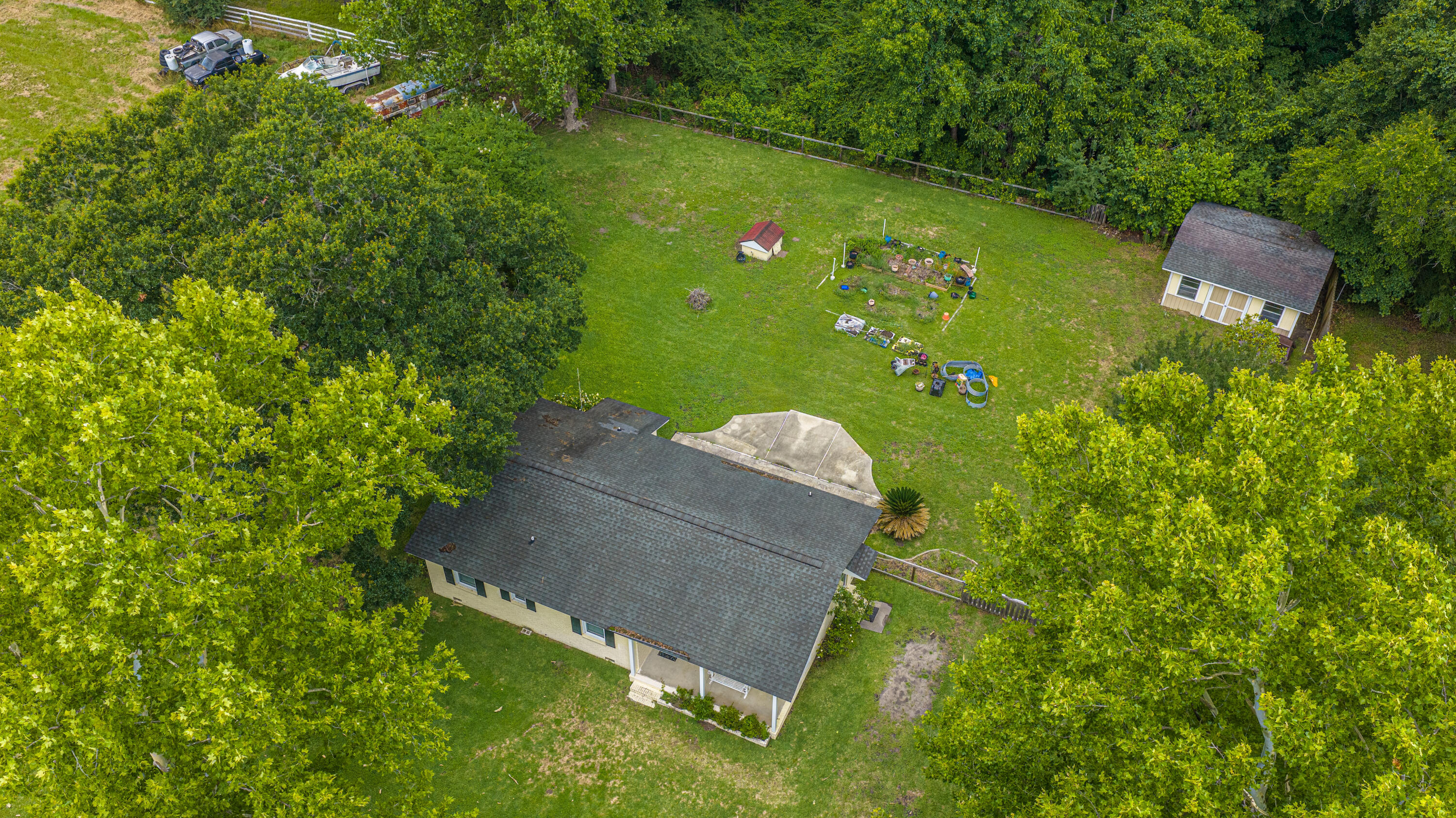 7372 Commodore Road