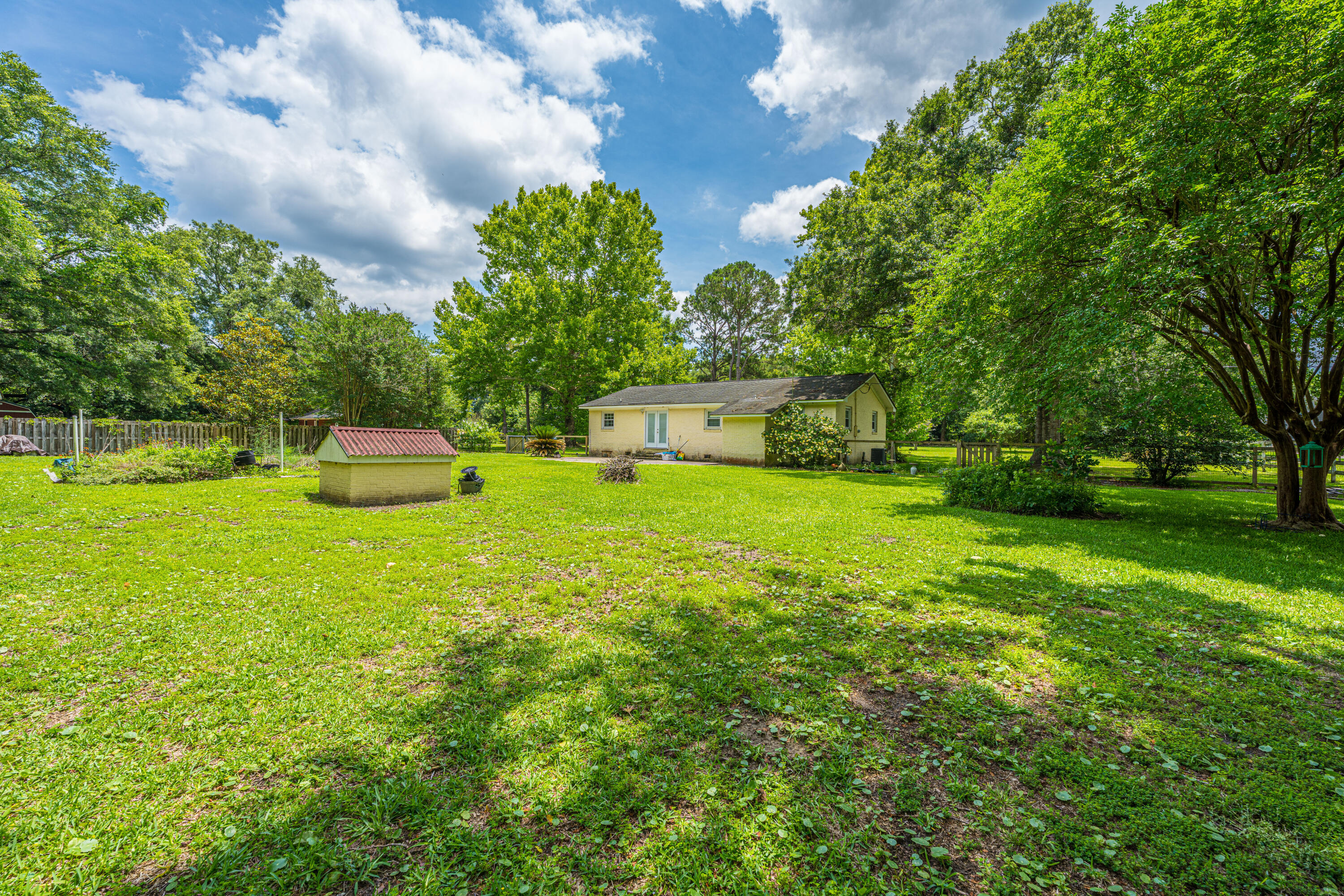 7372 Commodore Road