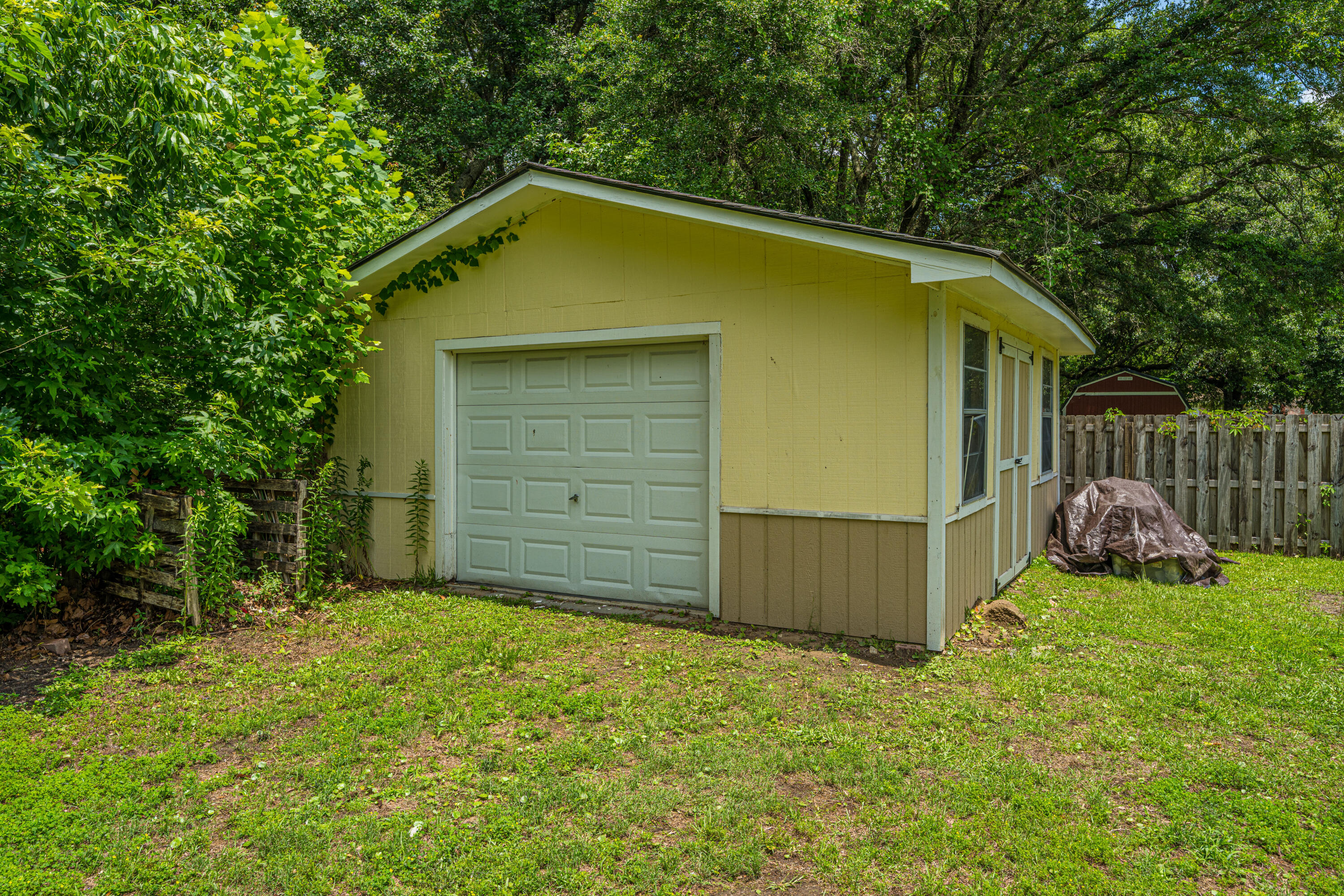 7372 Commodore Road