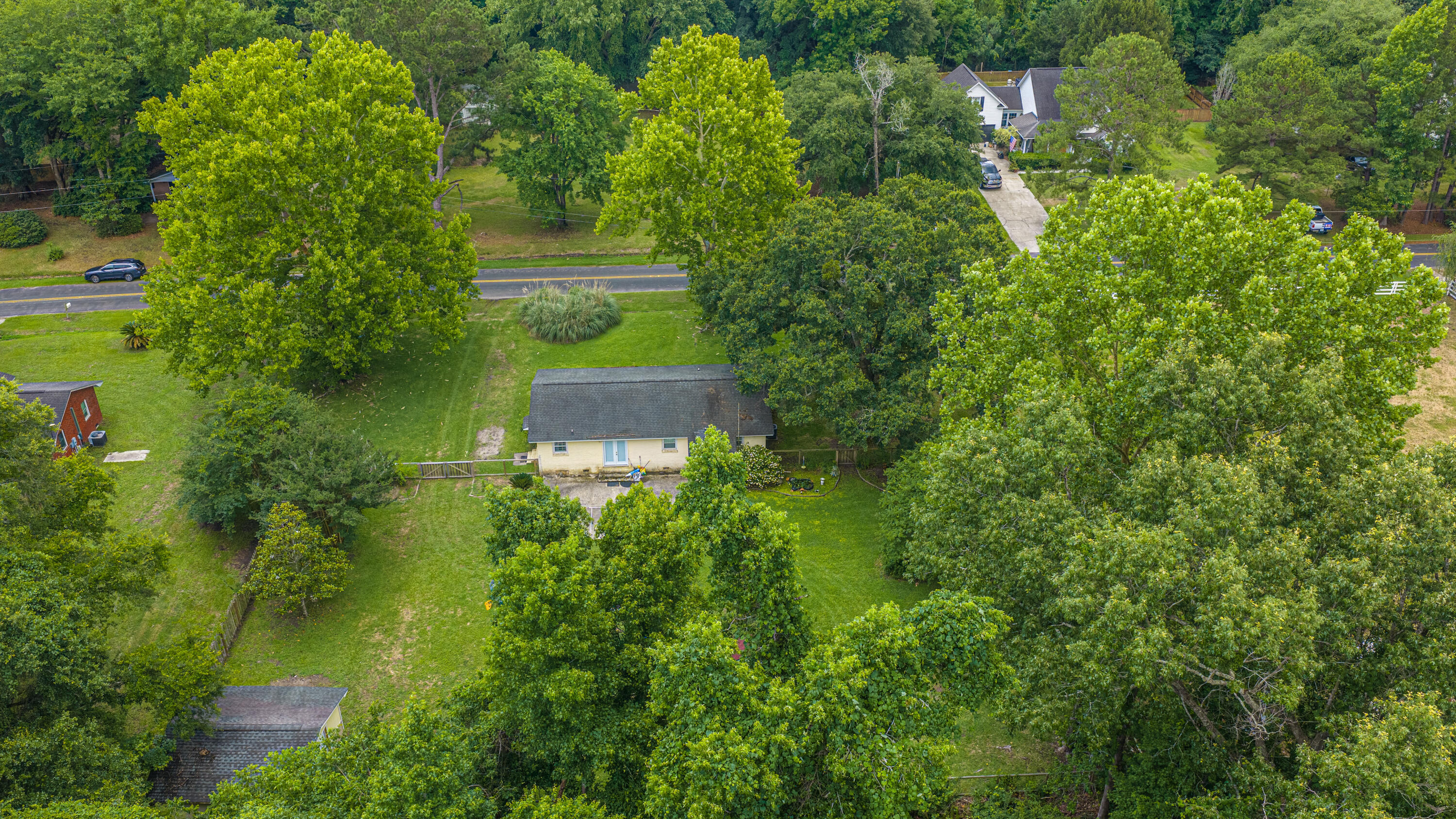 7372 Commodore Road