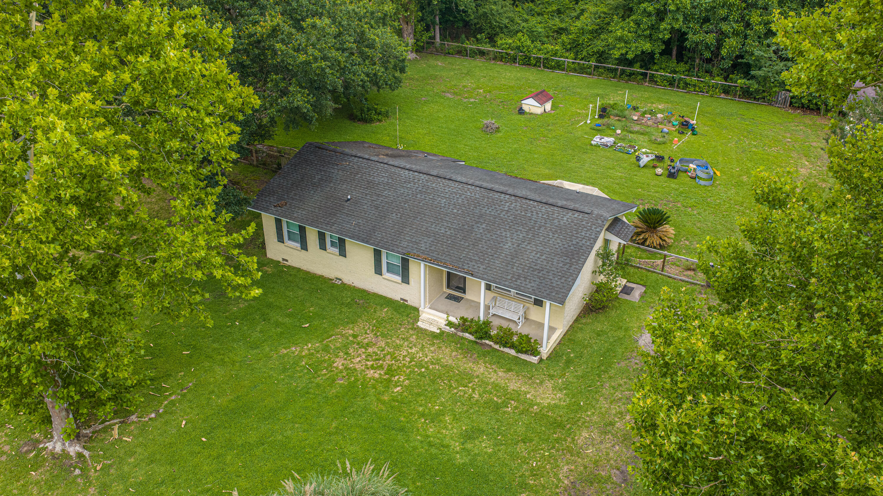 7372 Commodore Road