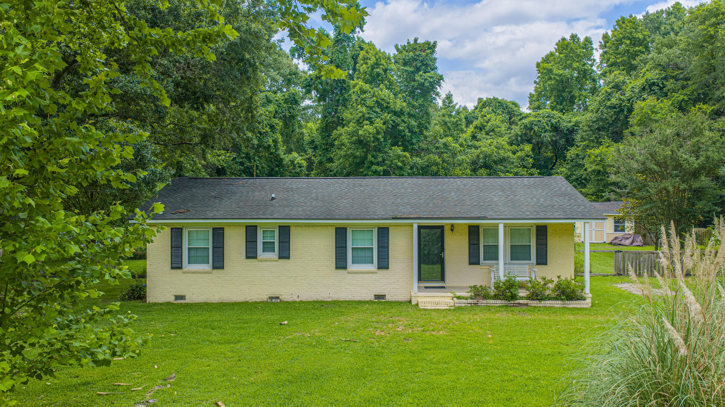 7372 Commodore Road