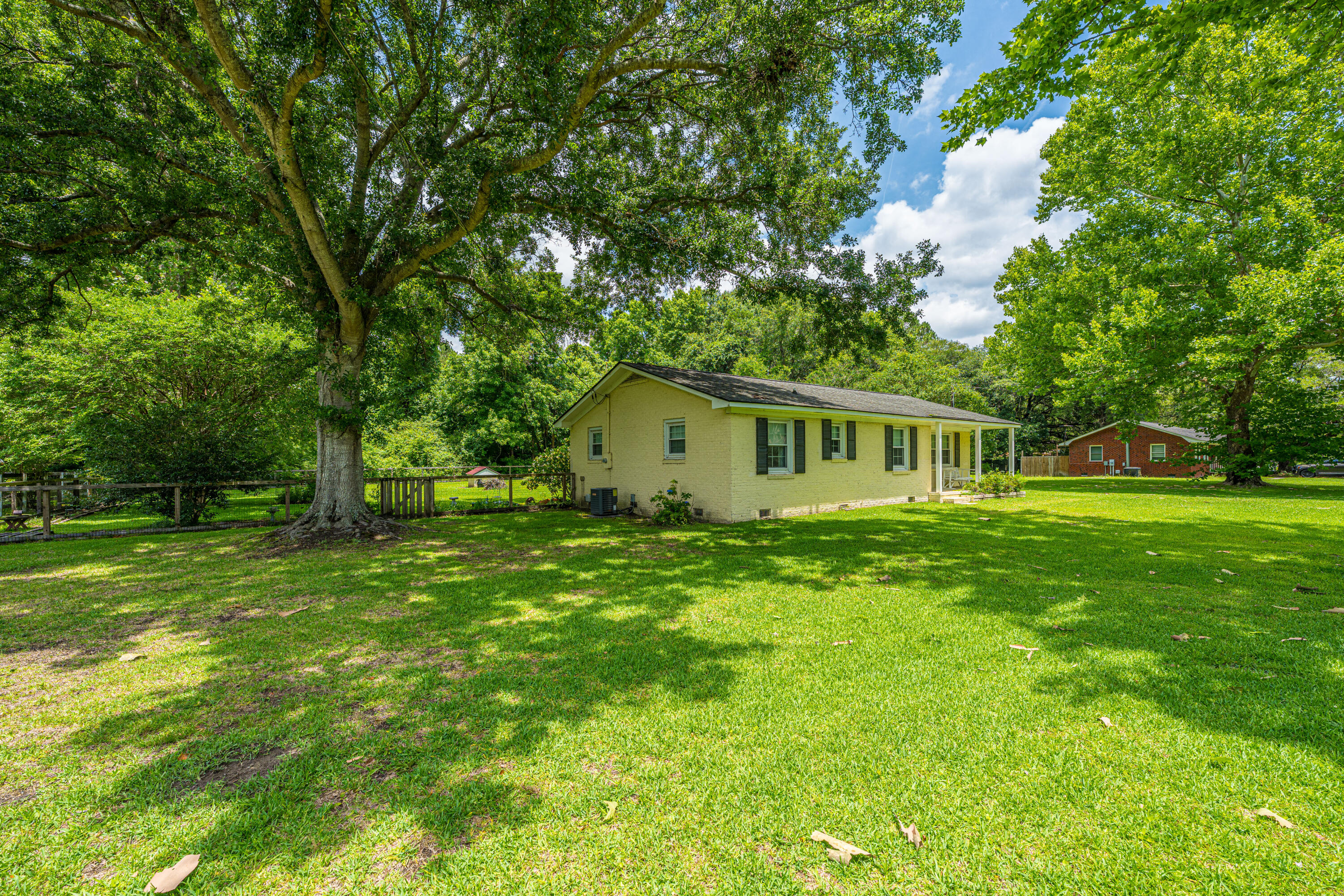 7372 Commodore Road