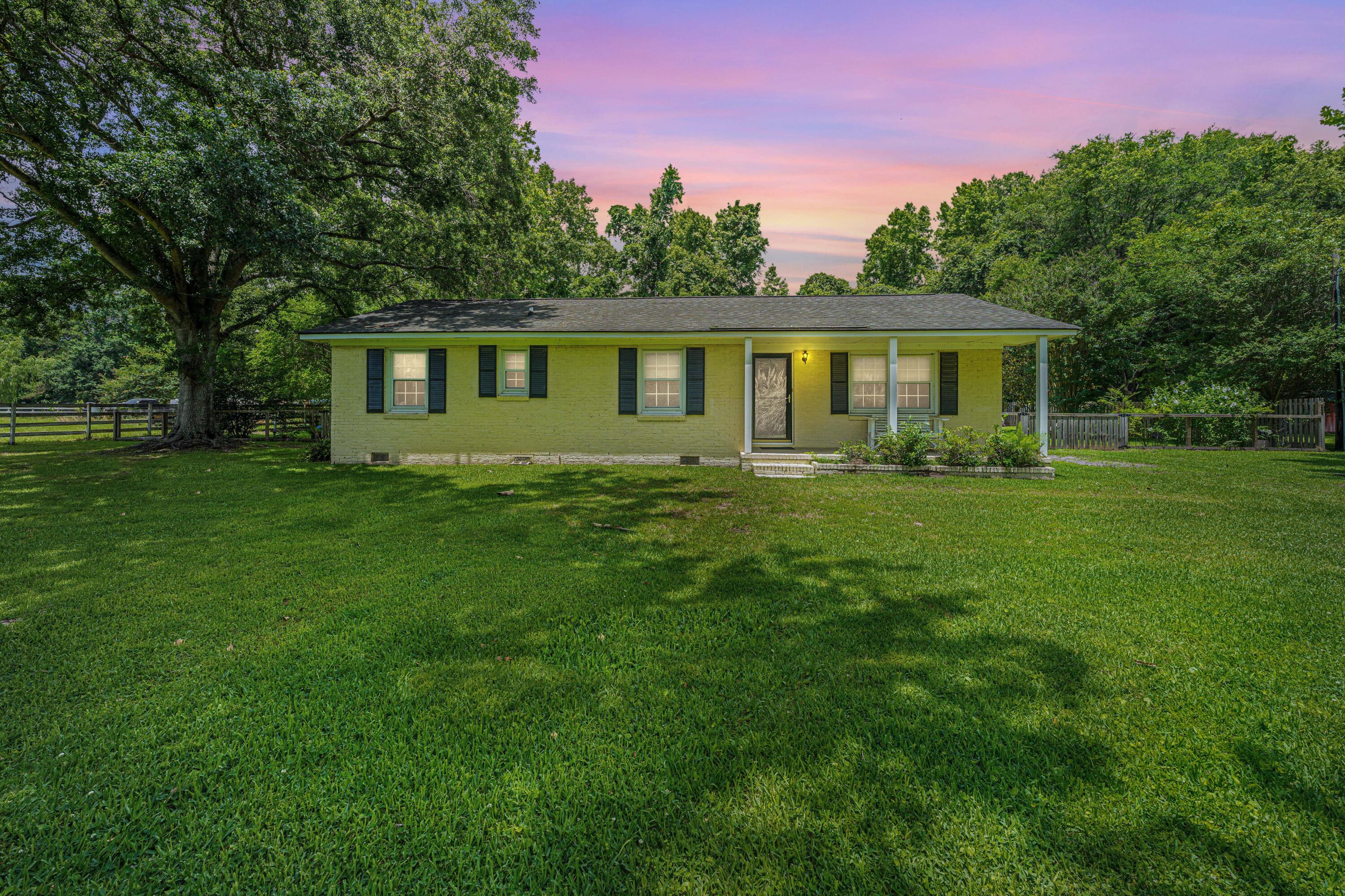 7372 Commodore Road