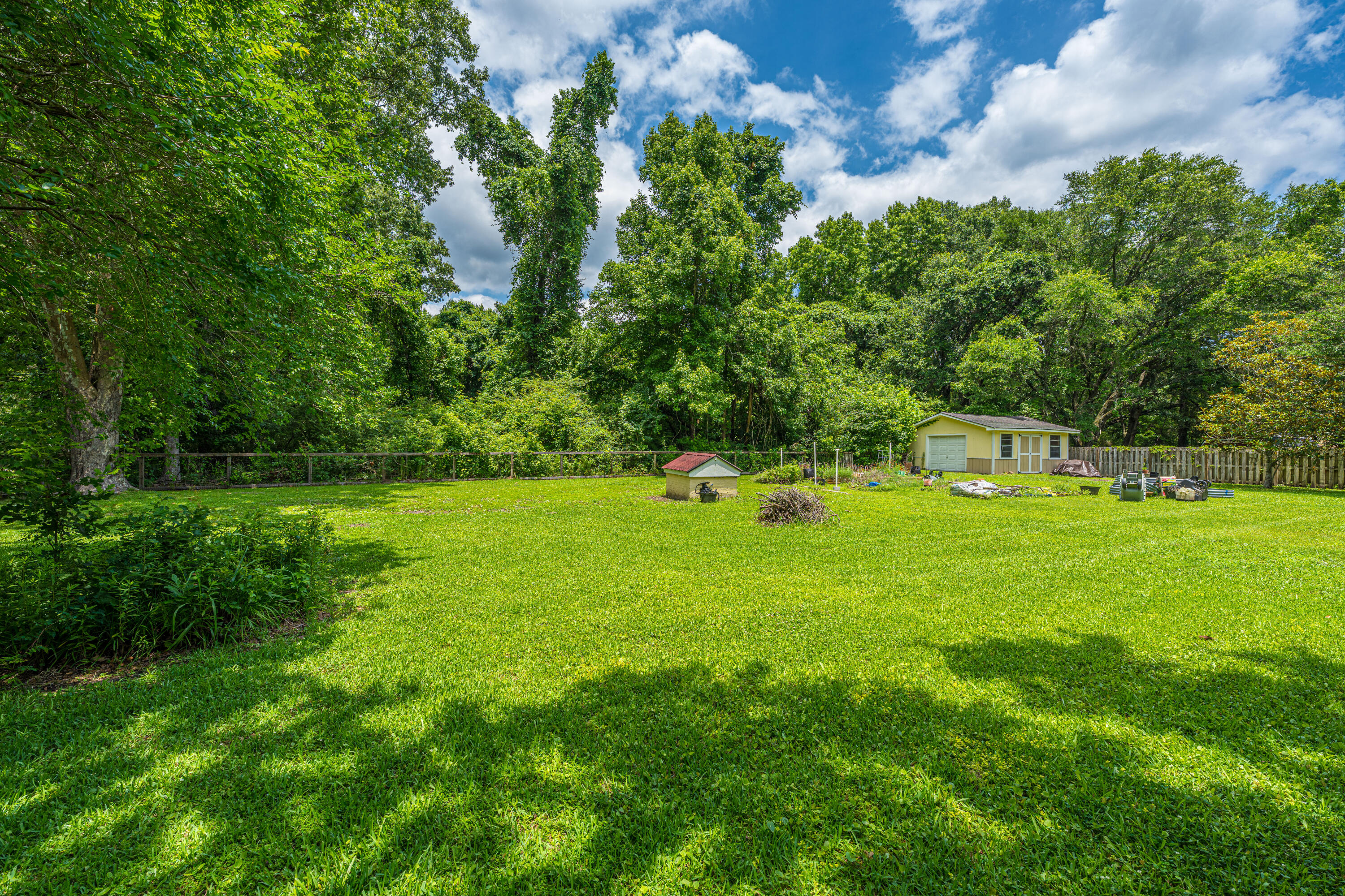 7372 Commodore Road