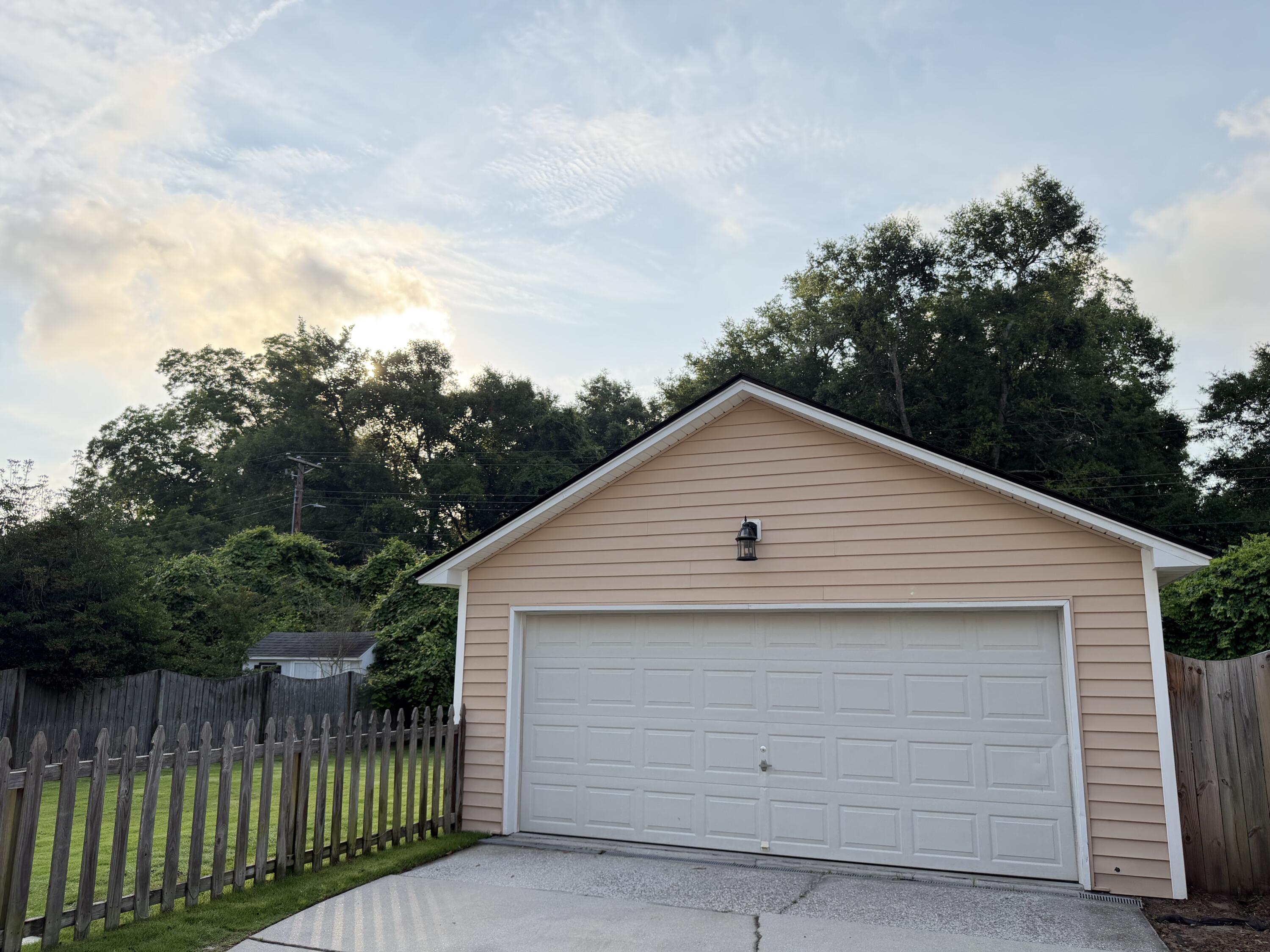 1423 Swamp Fox Lane