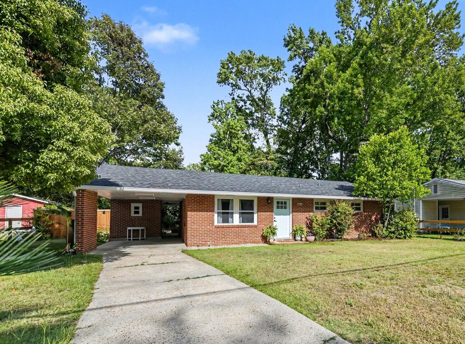 2633 Dellwood Avenue