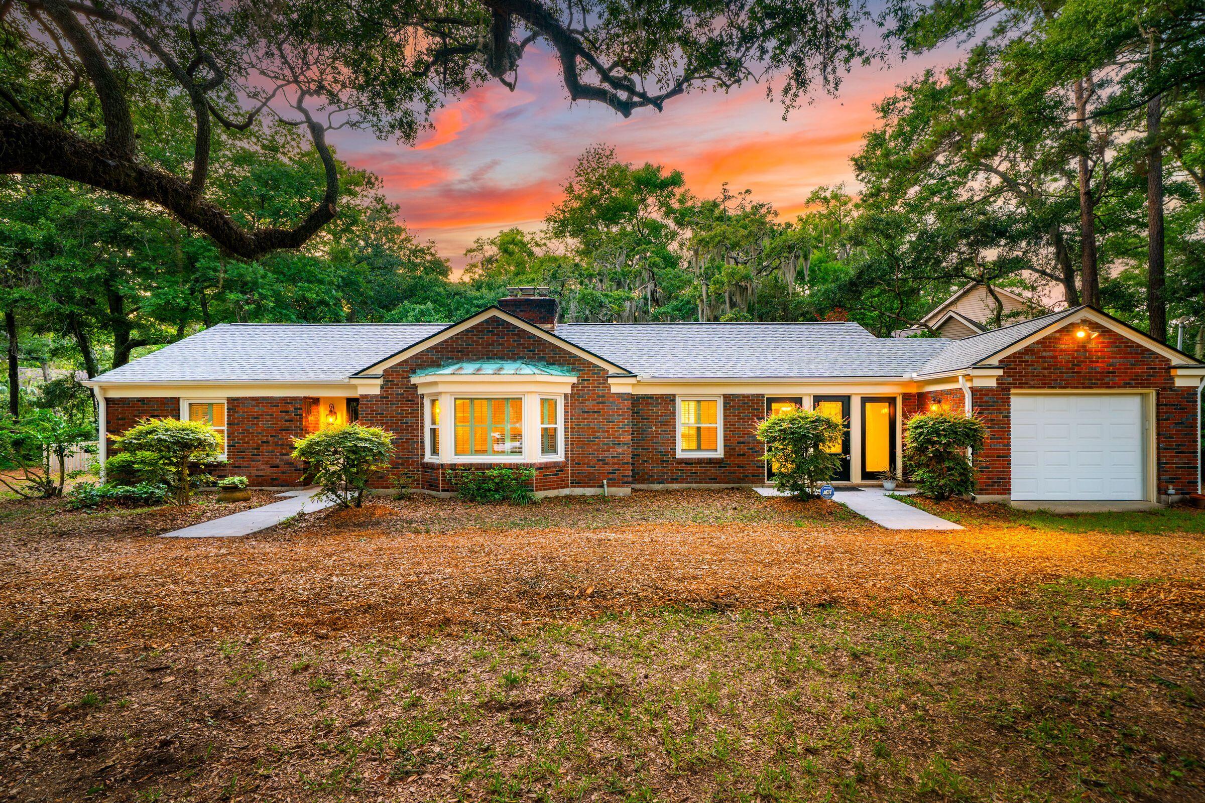 562 Fort Johnson Road