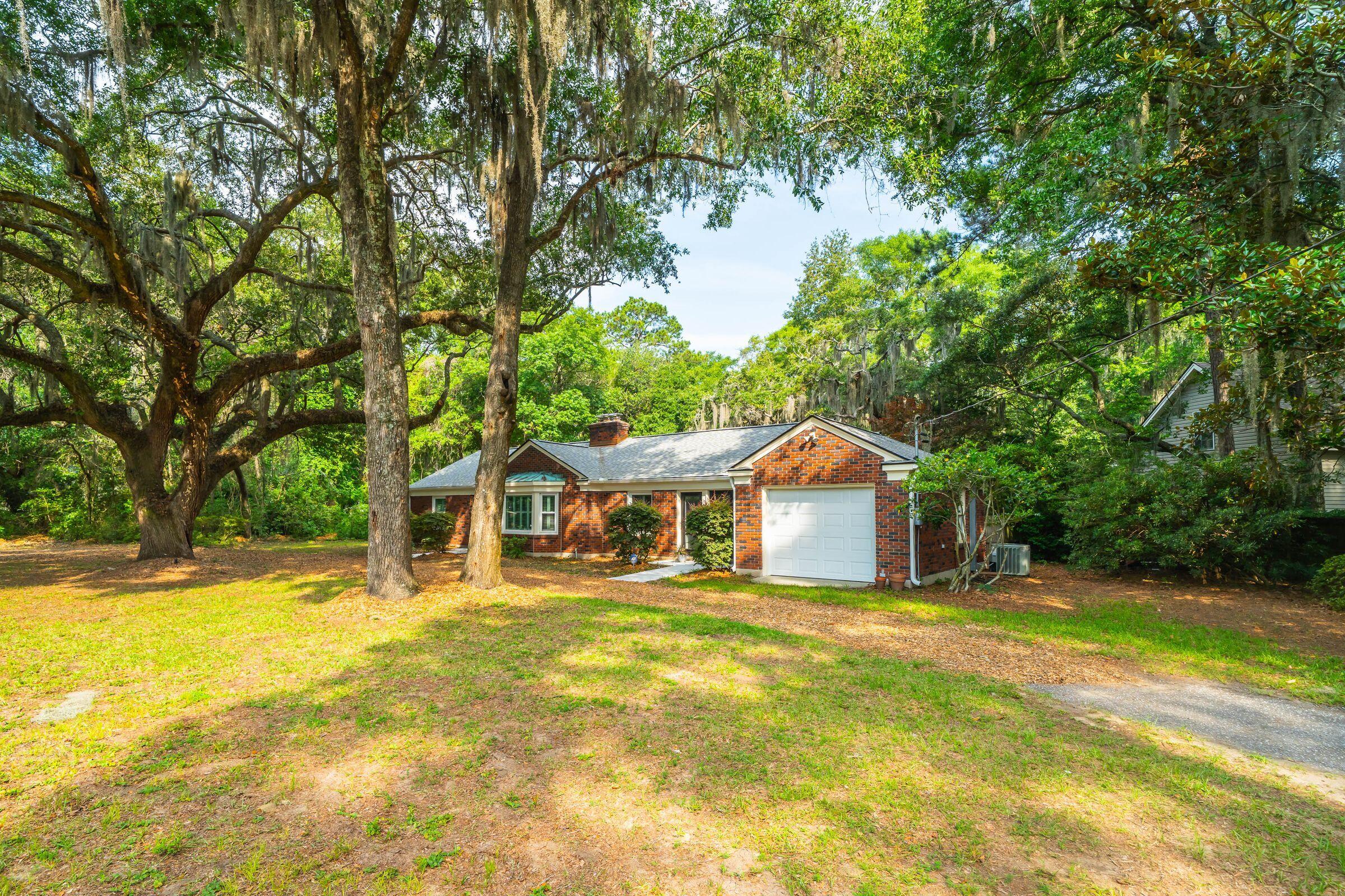 562 Fort Johnson Road