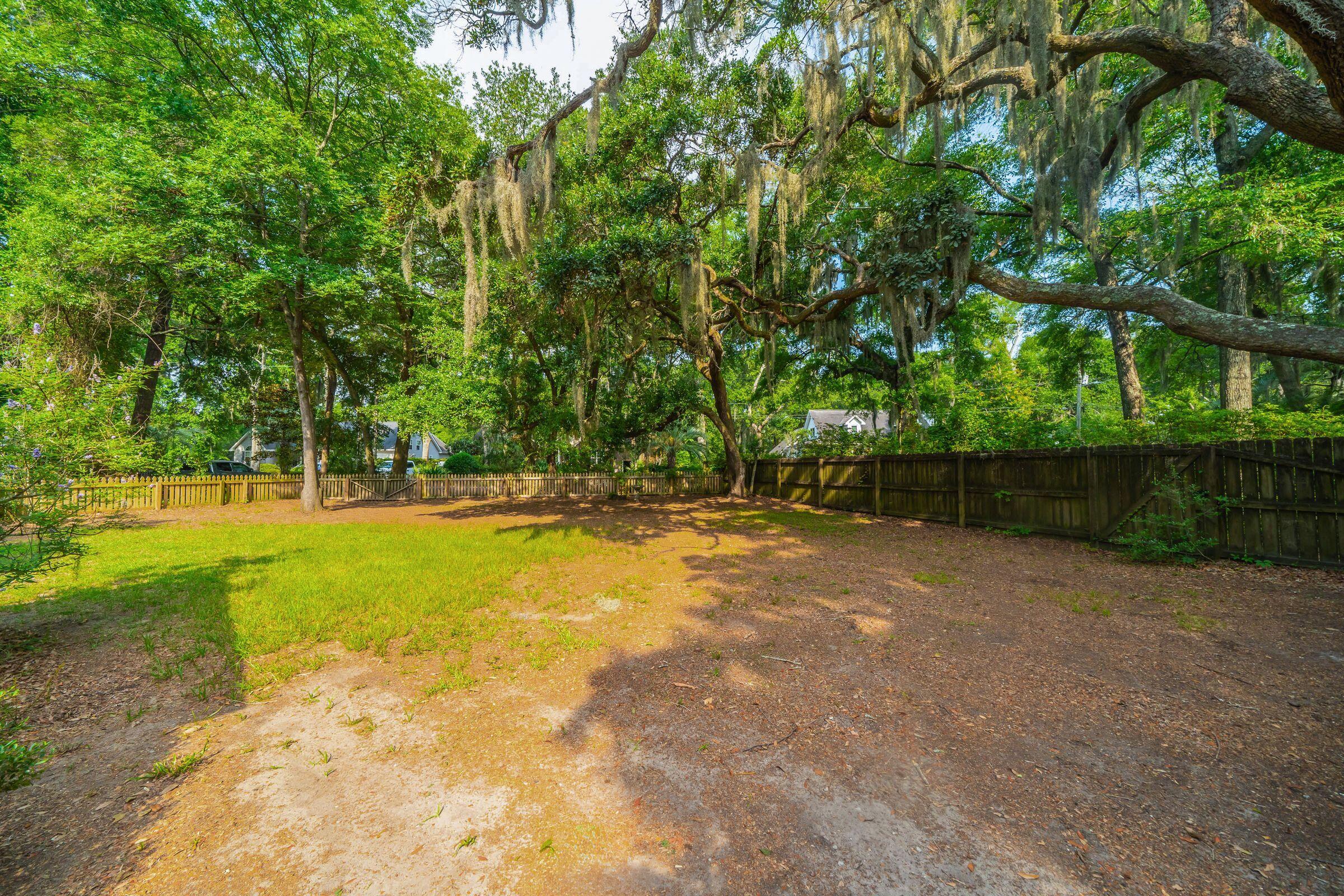 562 Fort Johnson Road