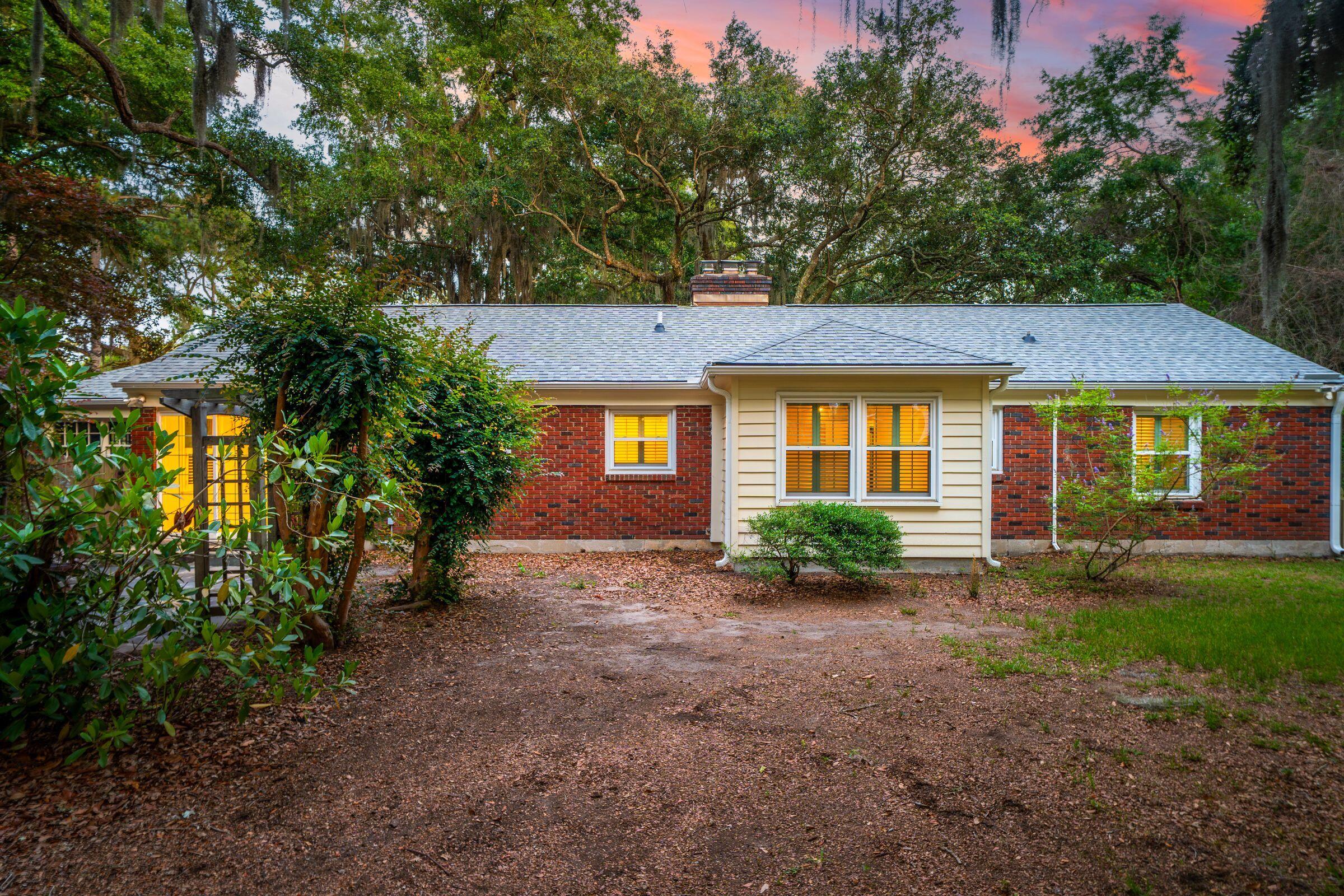 562 Fort Johnson Road