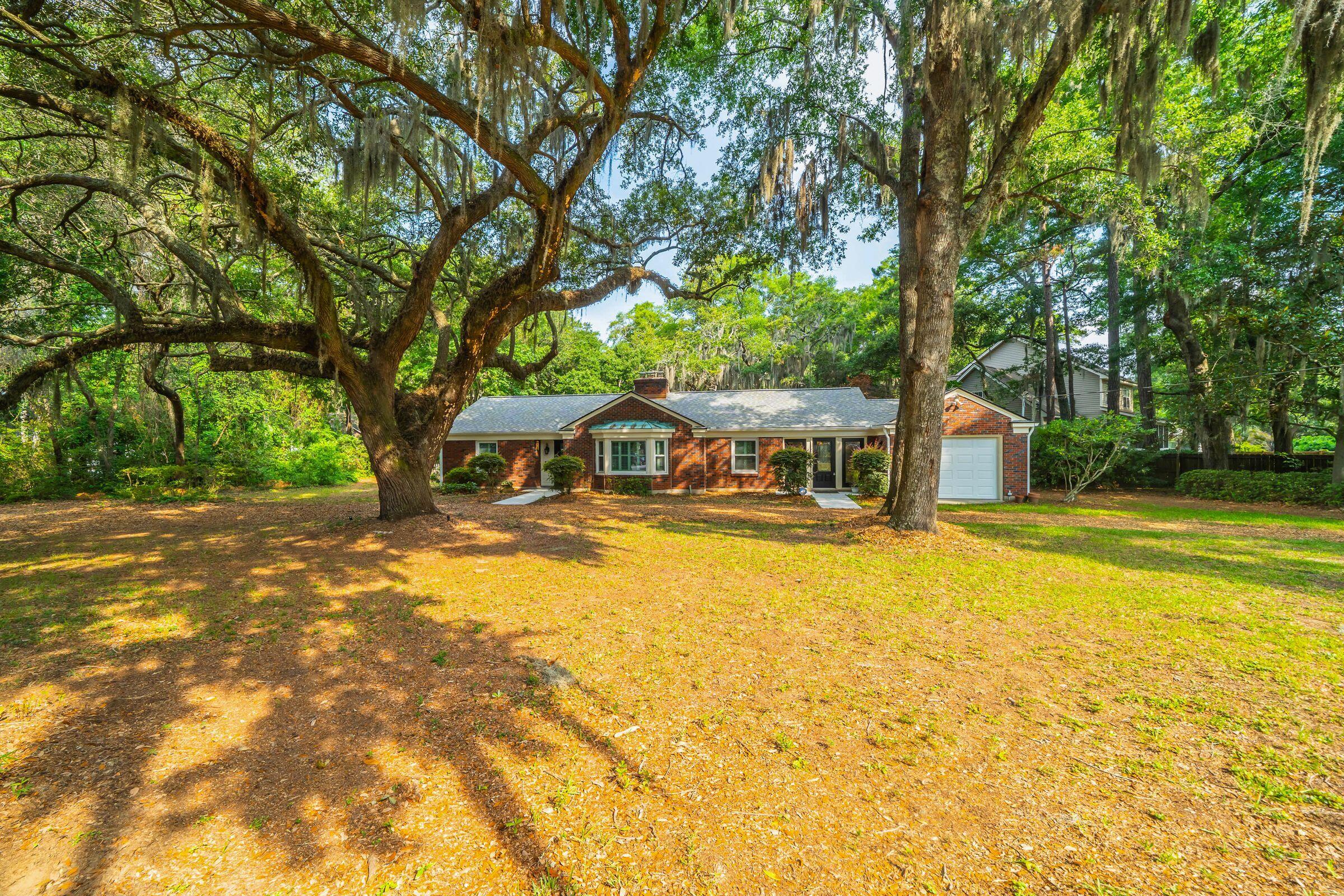 562 Fort Johnson Road