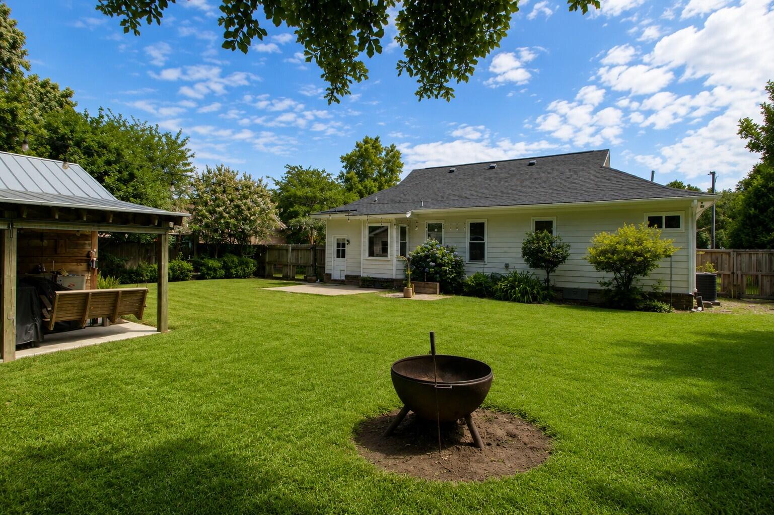 920 Ravenswood Drive