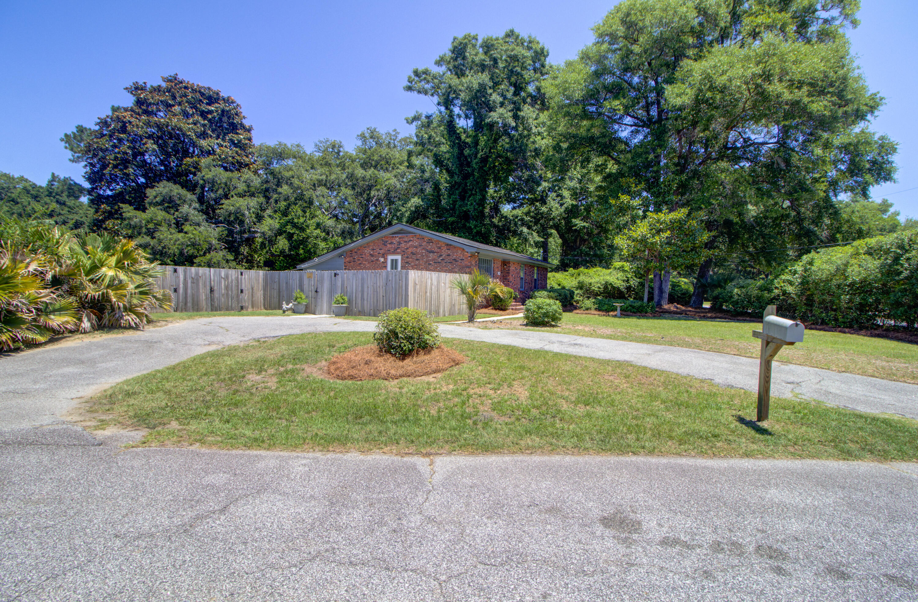 1144 Wyndham Road