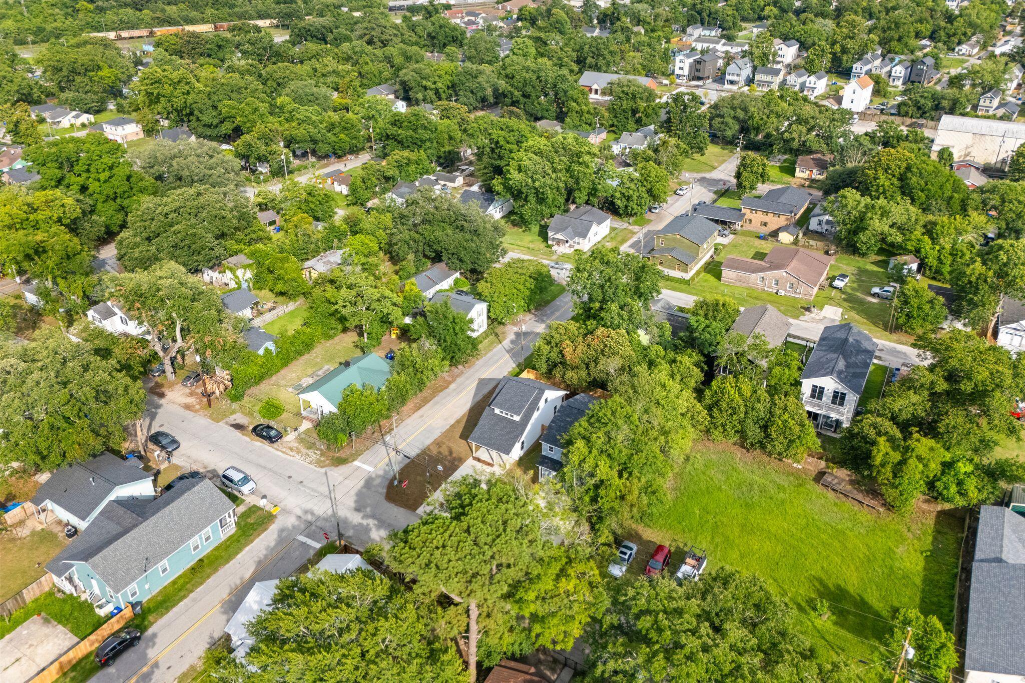2017 Hampton Avenue