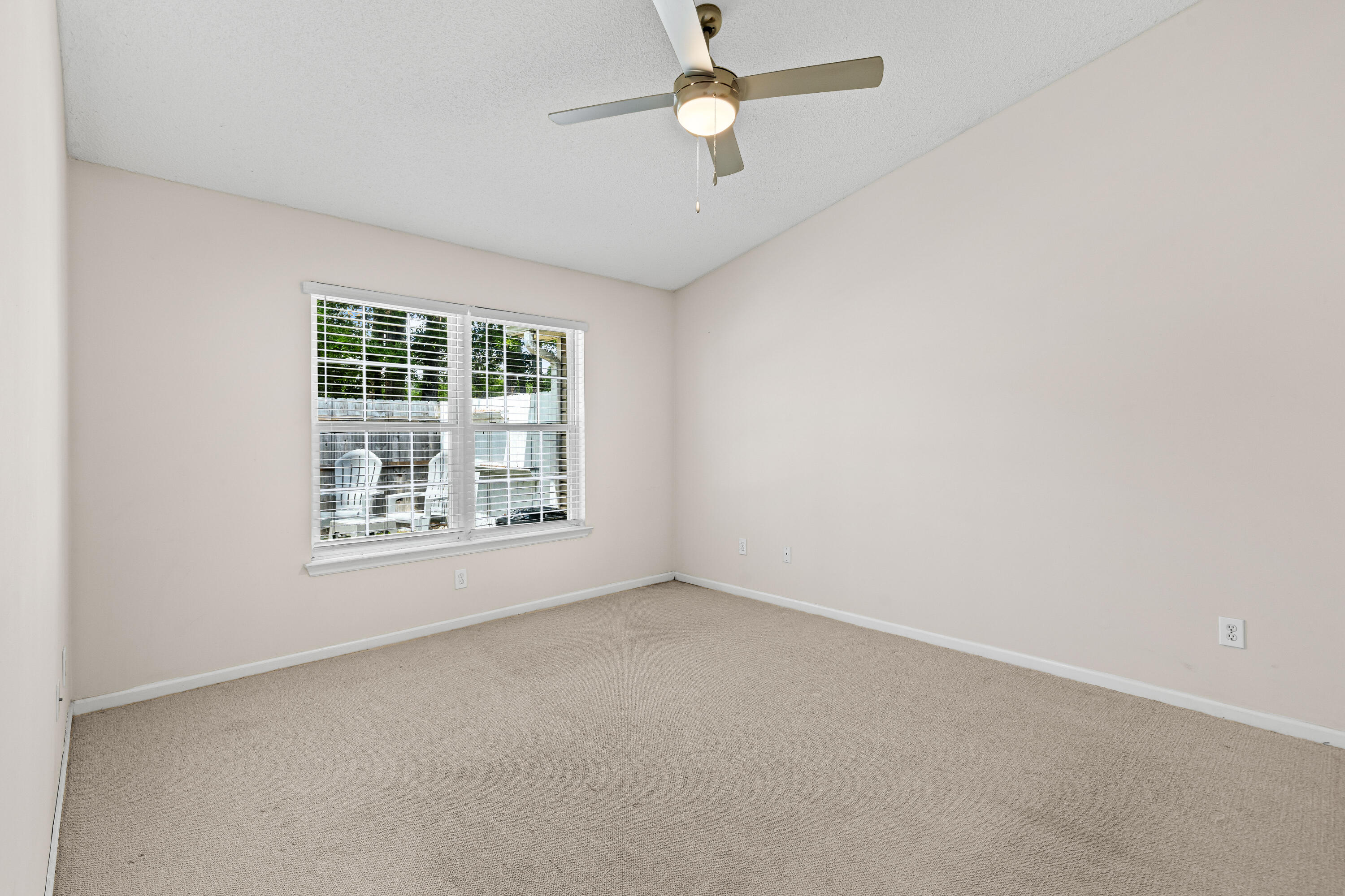 1645 Dexter Lane