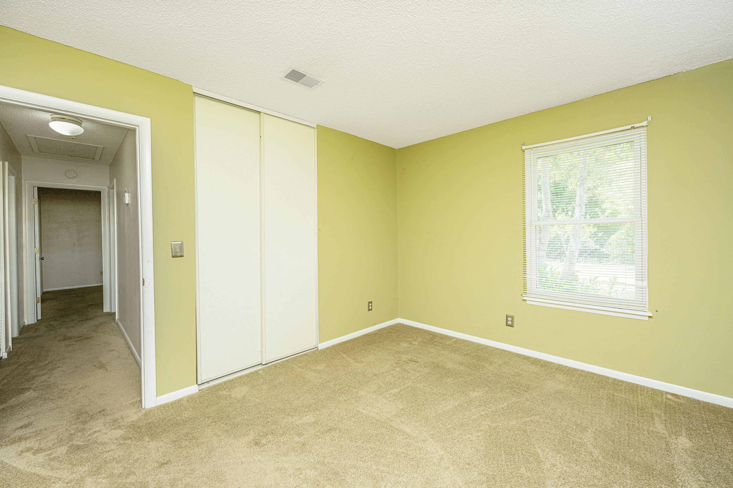1029 Oakcrest Drive