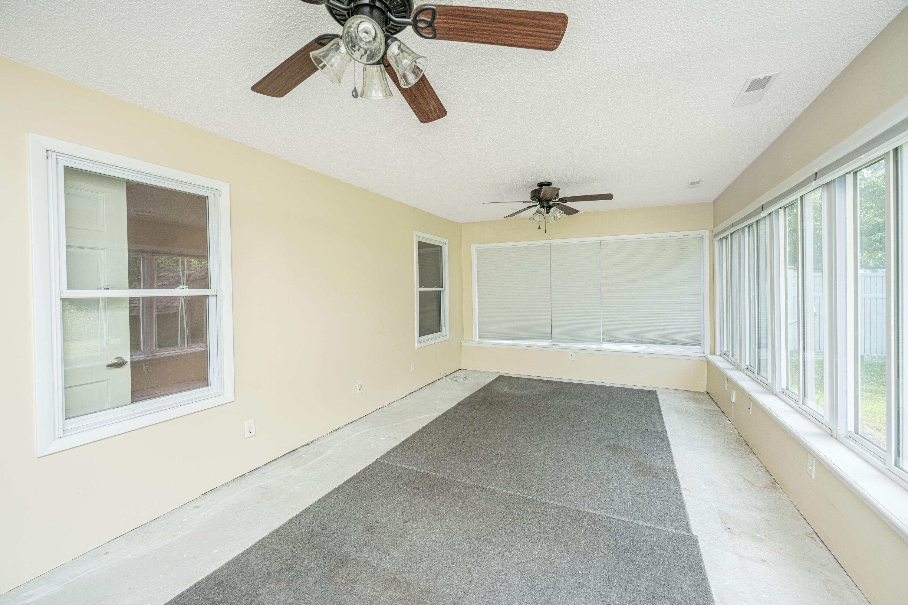 1029 Oakcrest Drive