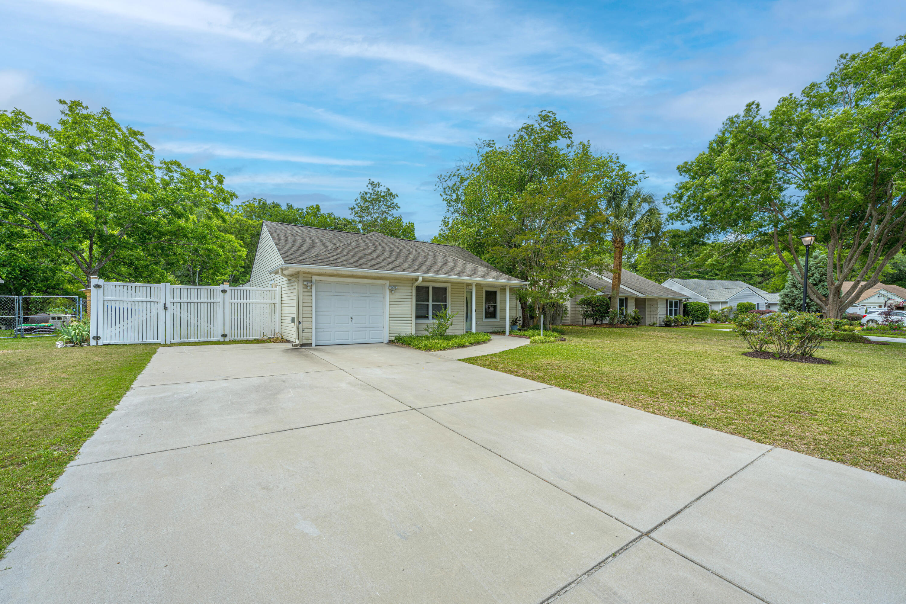 1029 Oakcrest Drive