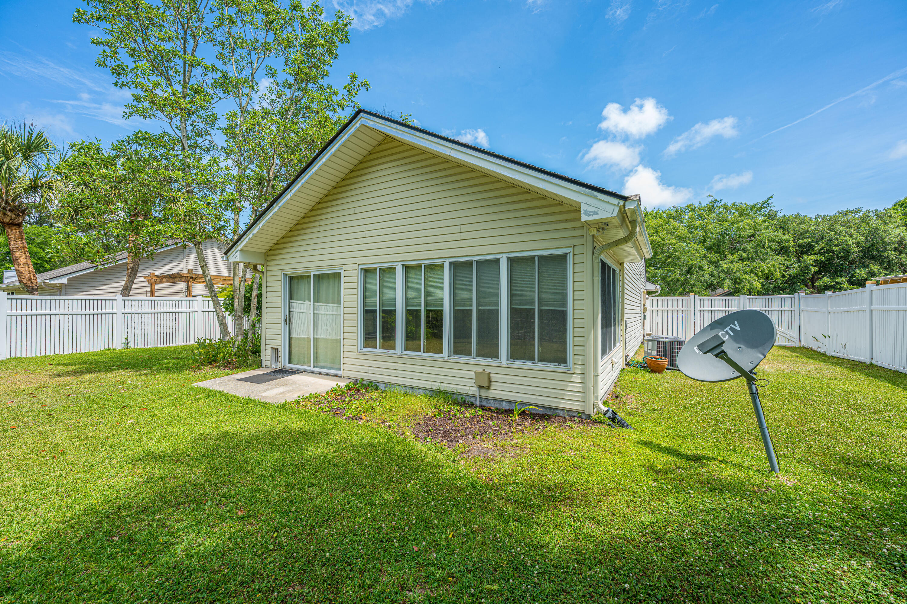 1029 Oakcrest Drive