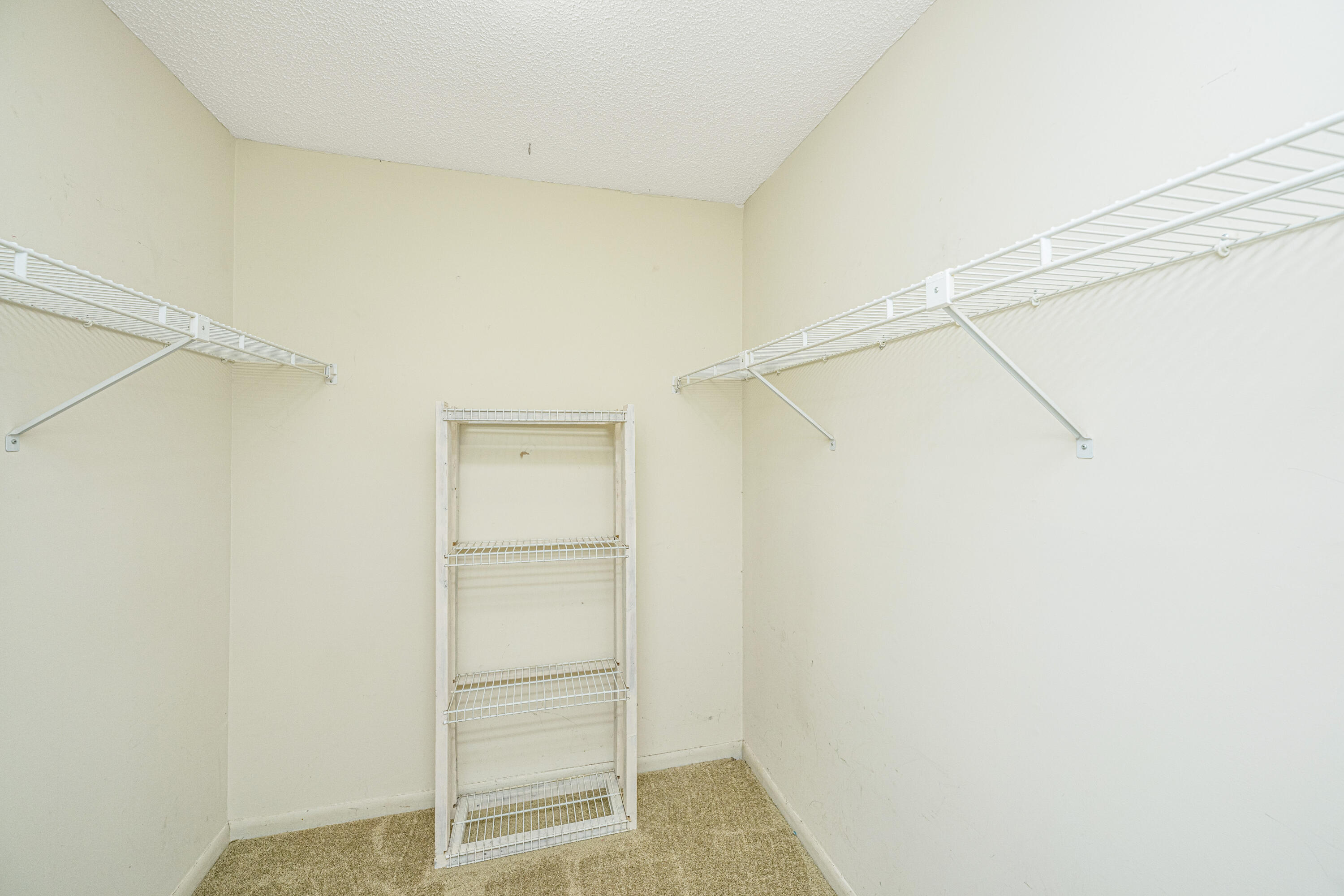1029 Oakcrest Drive