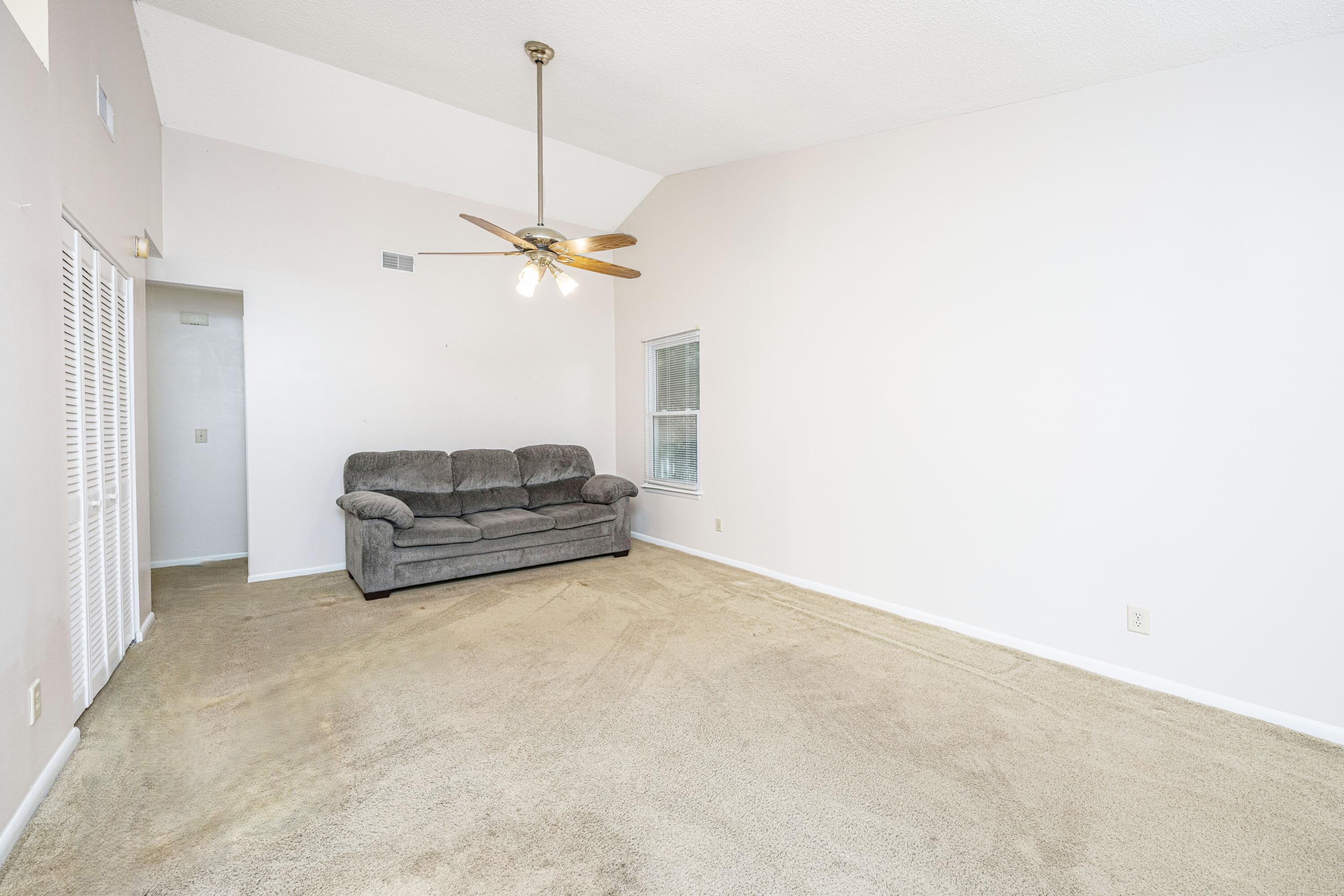 1029 Oakcrest Drive