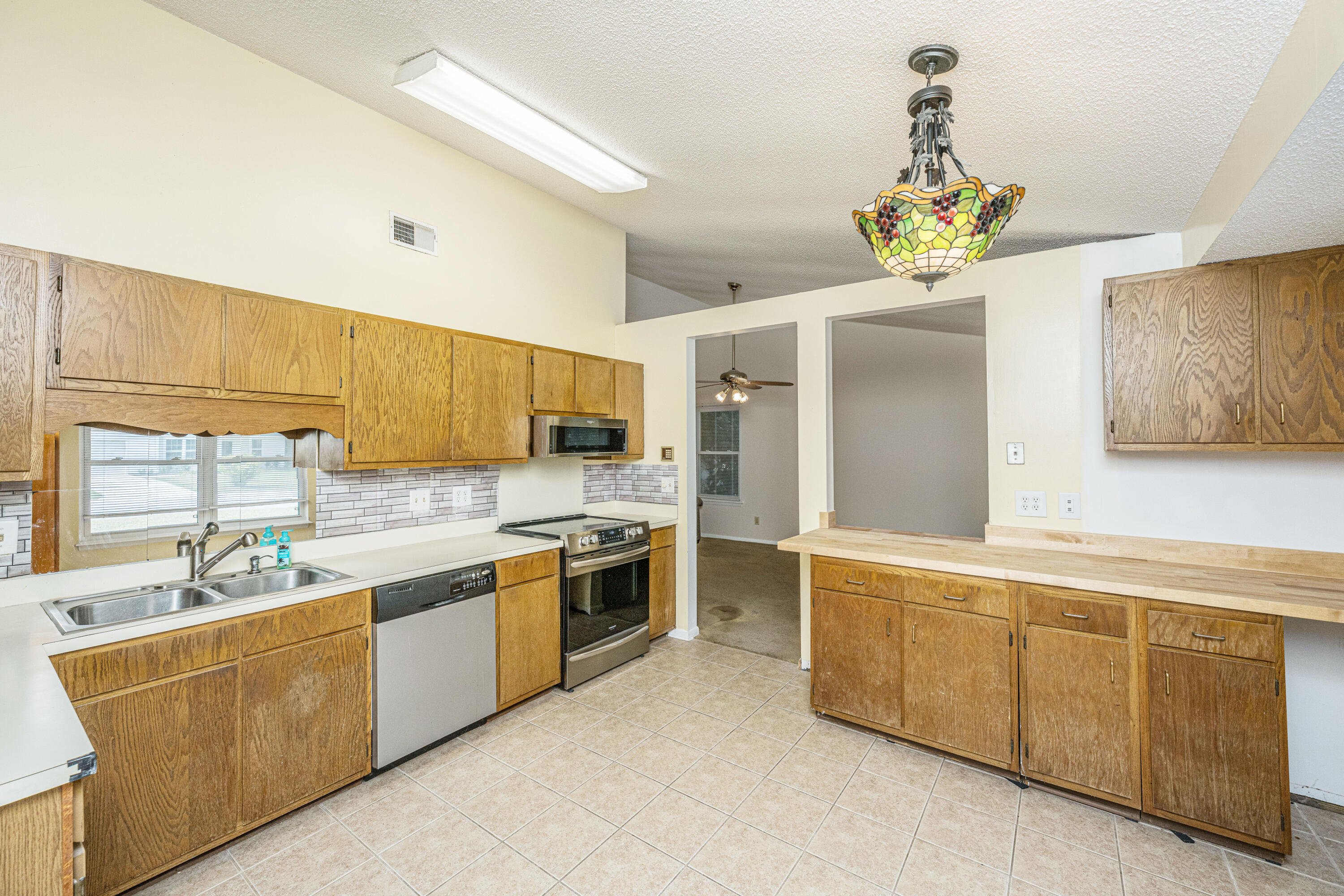 1029 Oakcrest Drive