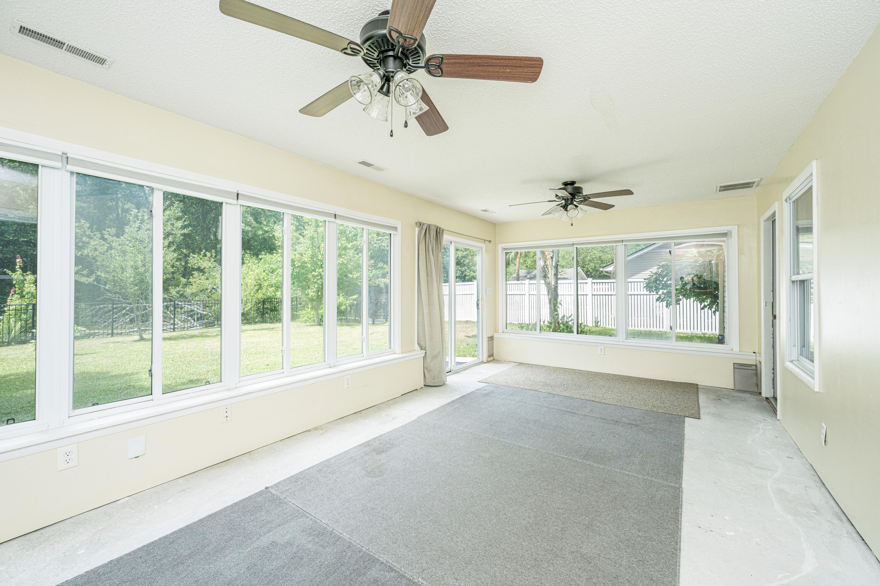 1029 Oakcrest Drive