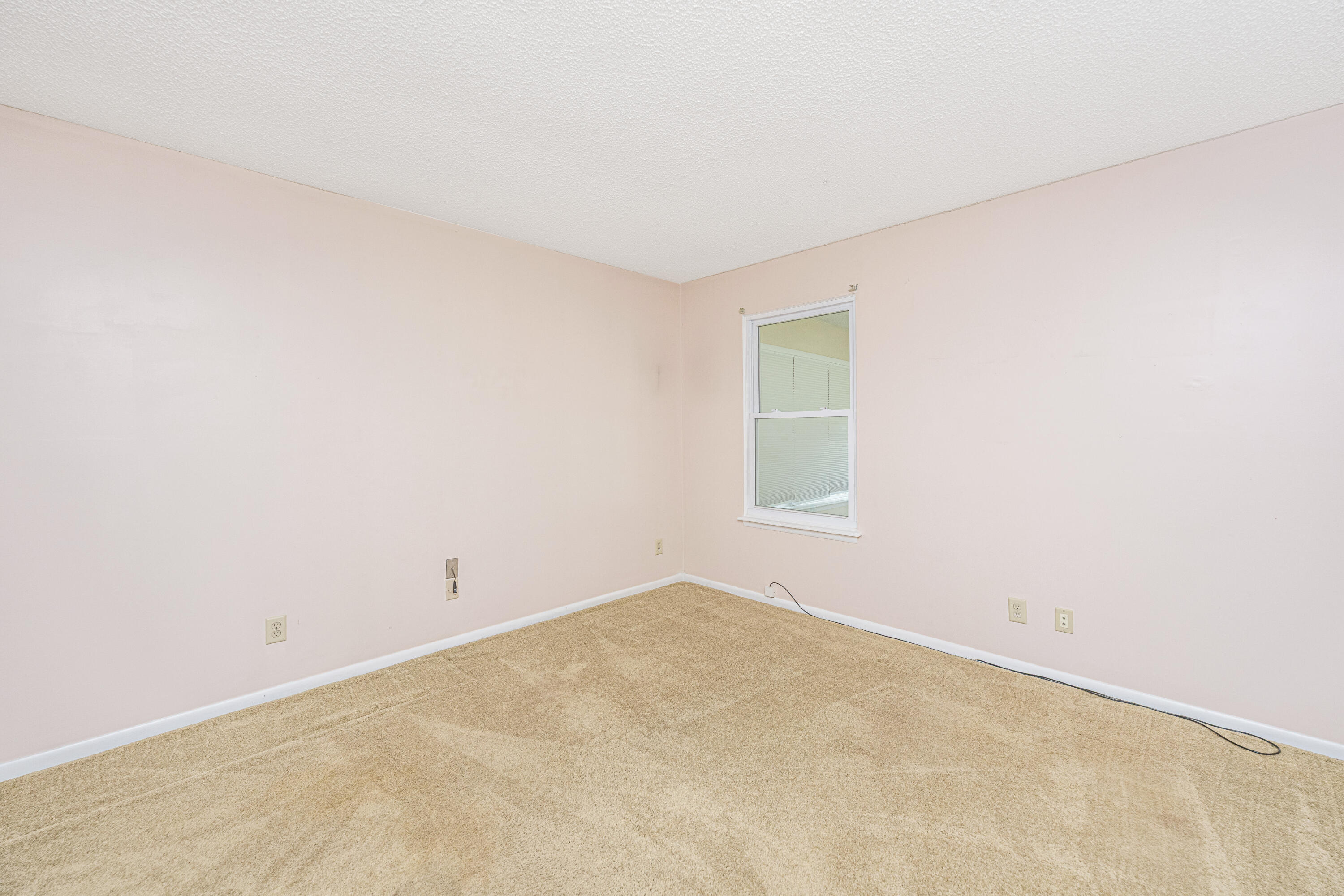1029 Oakcrest Drive