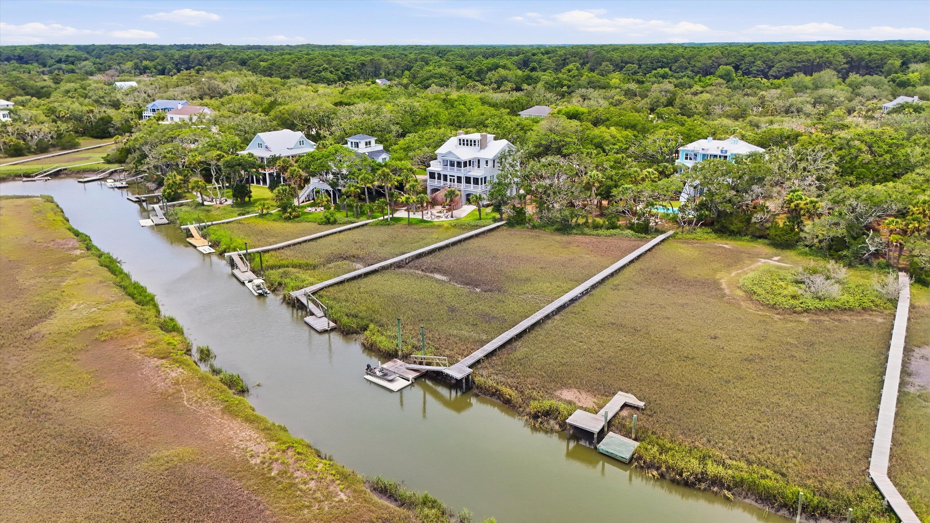 14 Hammocks Way