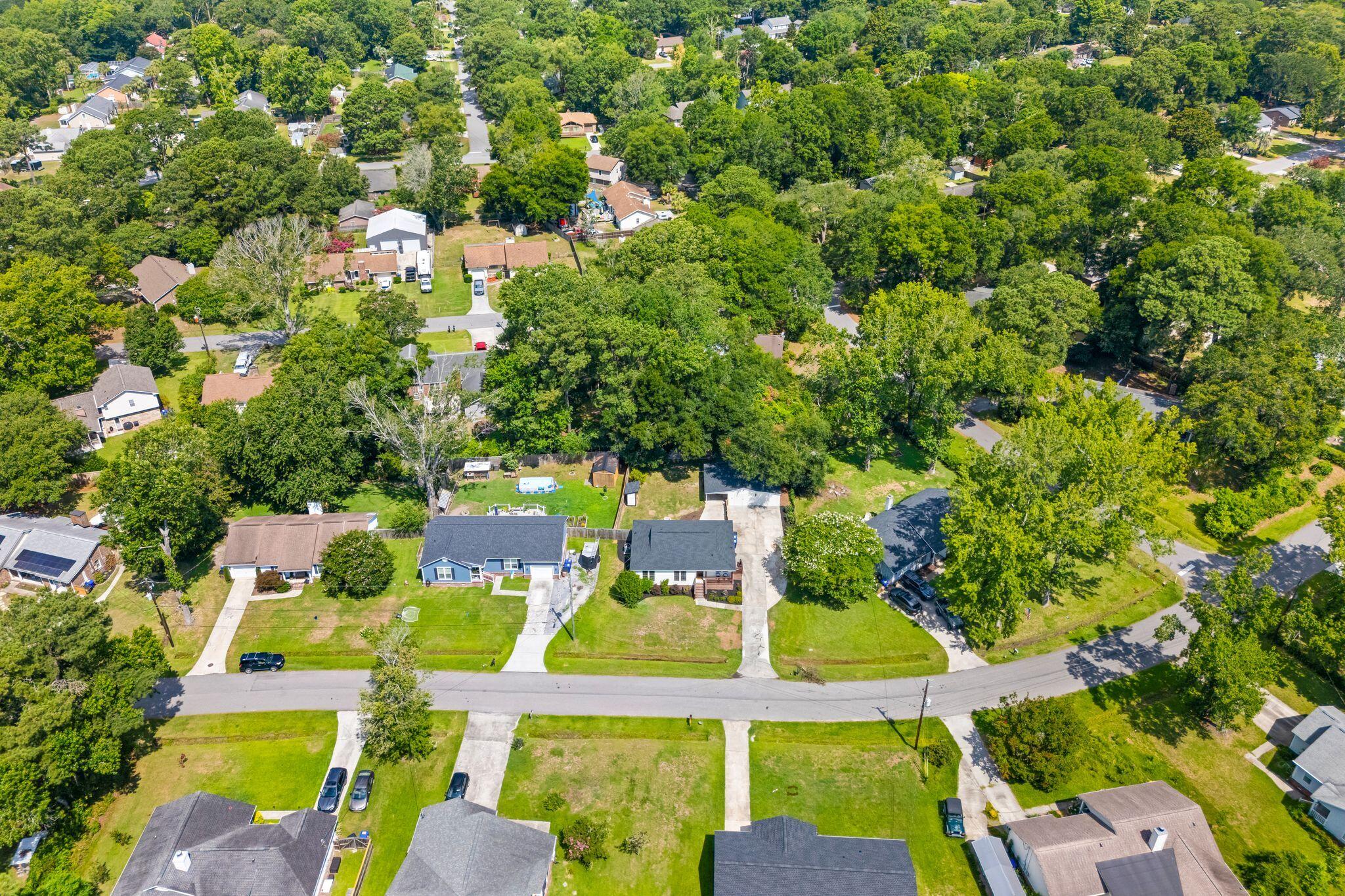 1115 Kentwood Circle